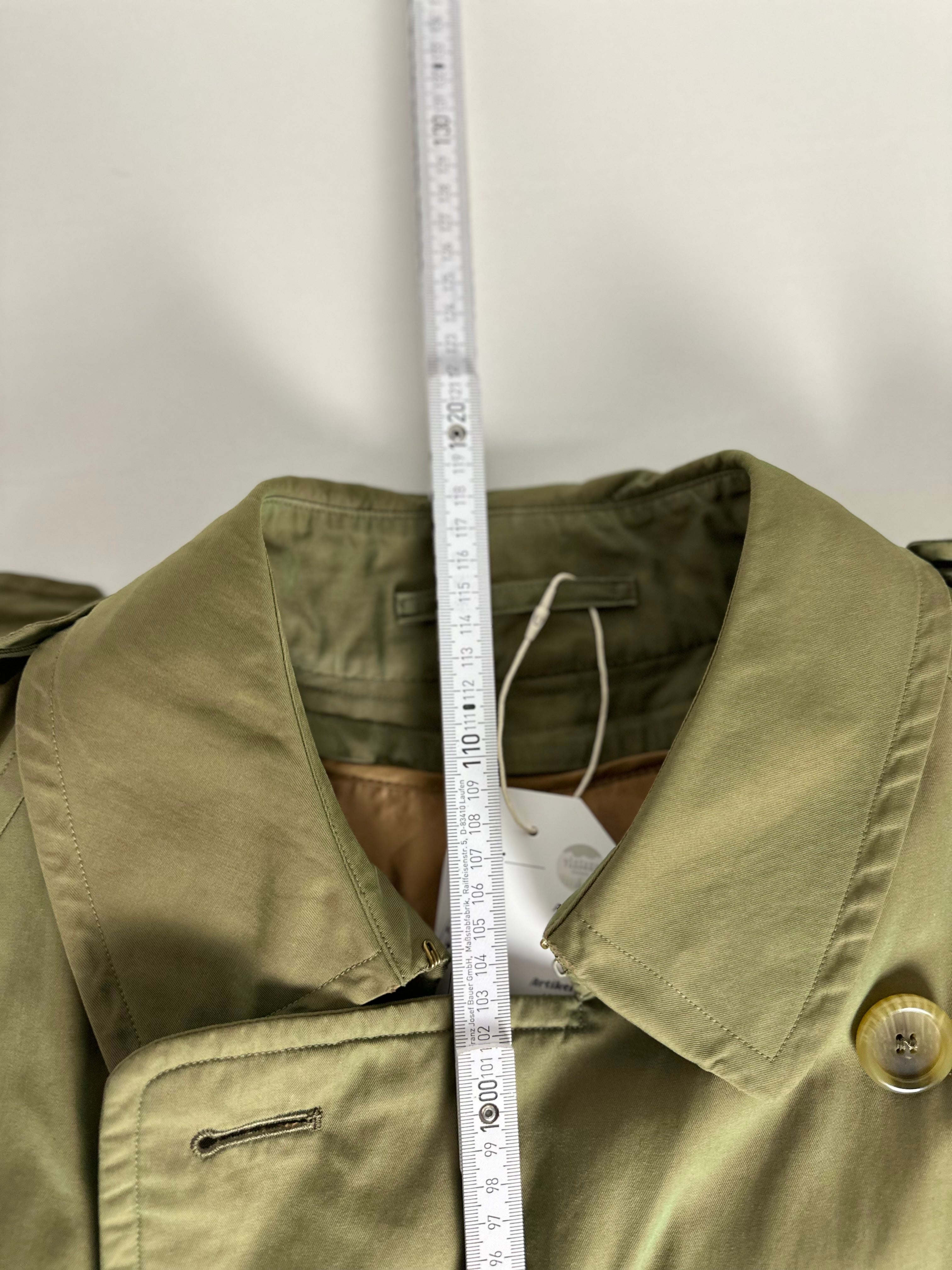 Burberrys Trenchcoat (50/L) including Inlet