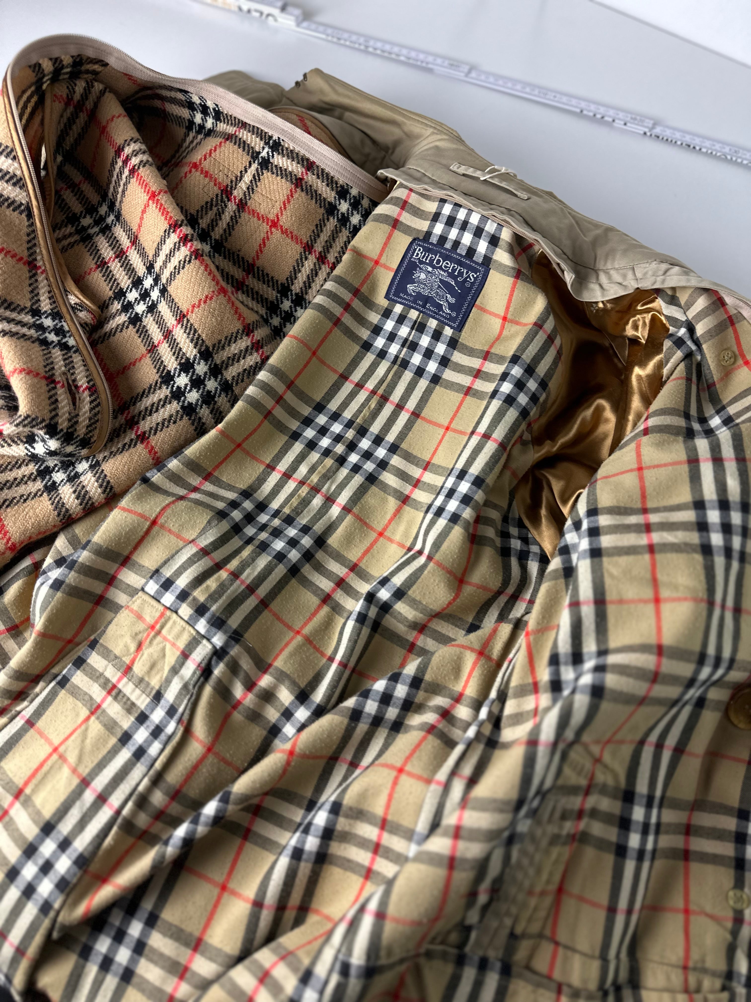 Burberrys Trenchcoat (48/M) including Inlet