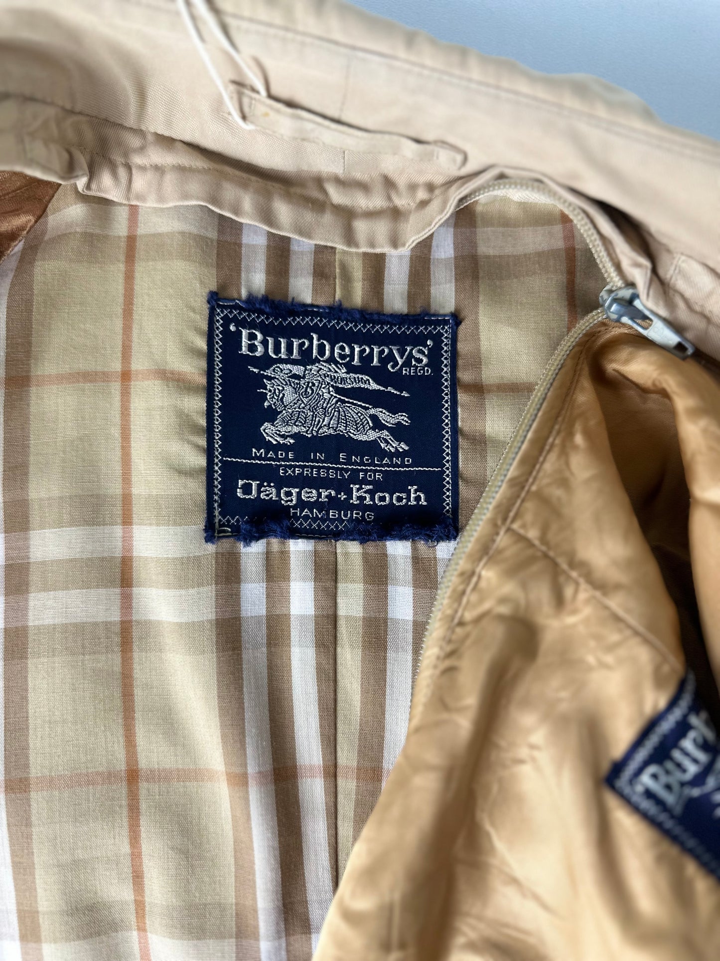Vintage Burberry Trench Coat Size 8 XS With Inlet