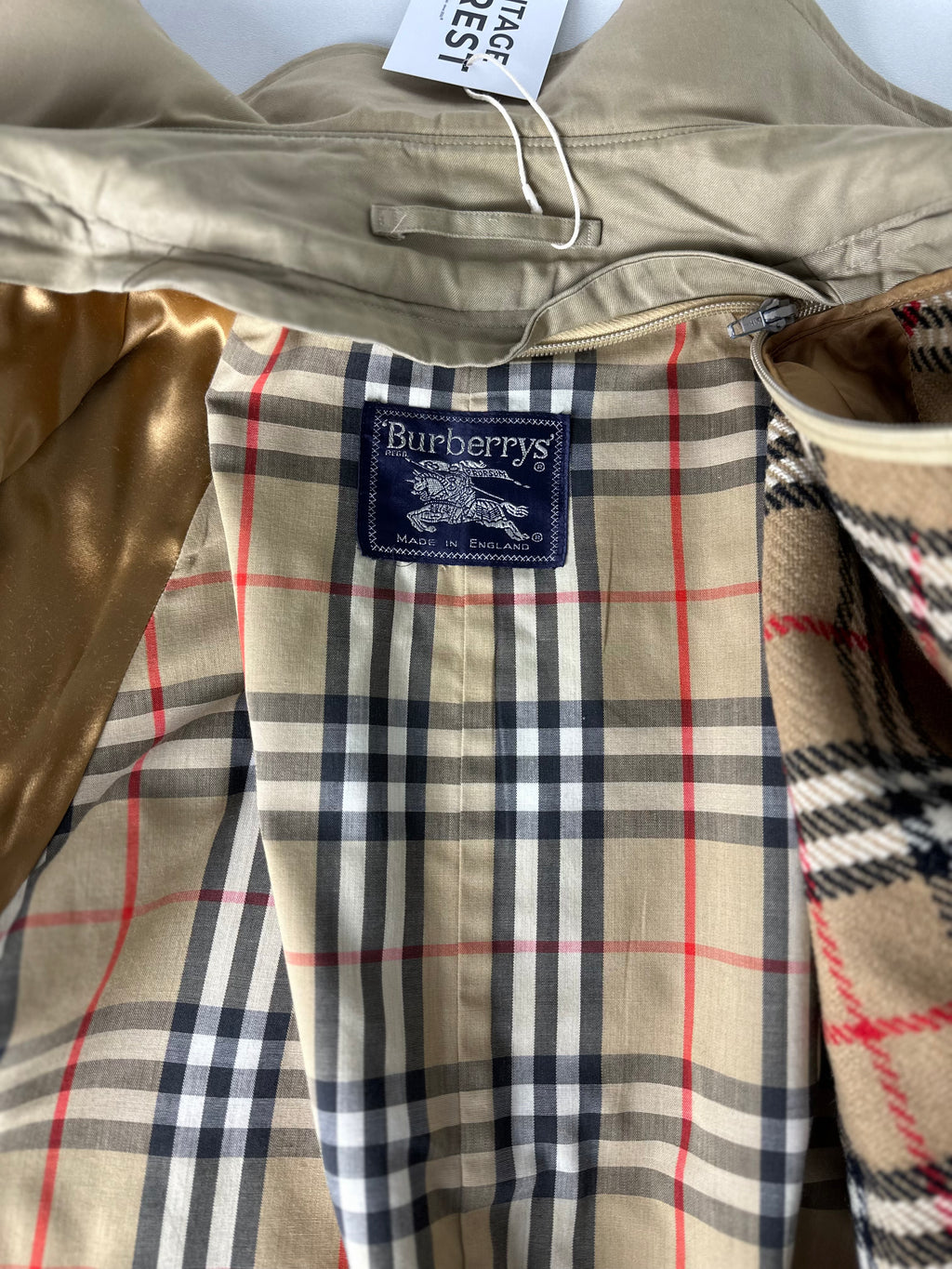 Burberrys Trenchcoat (50/L) including Inlet