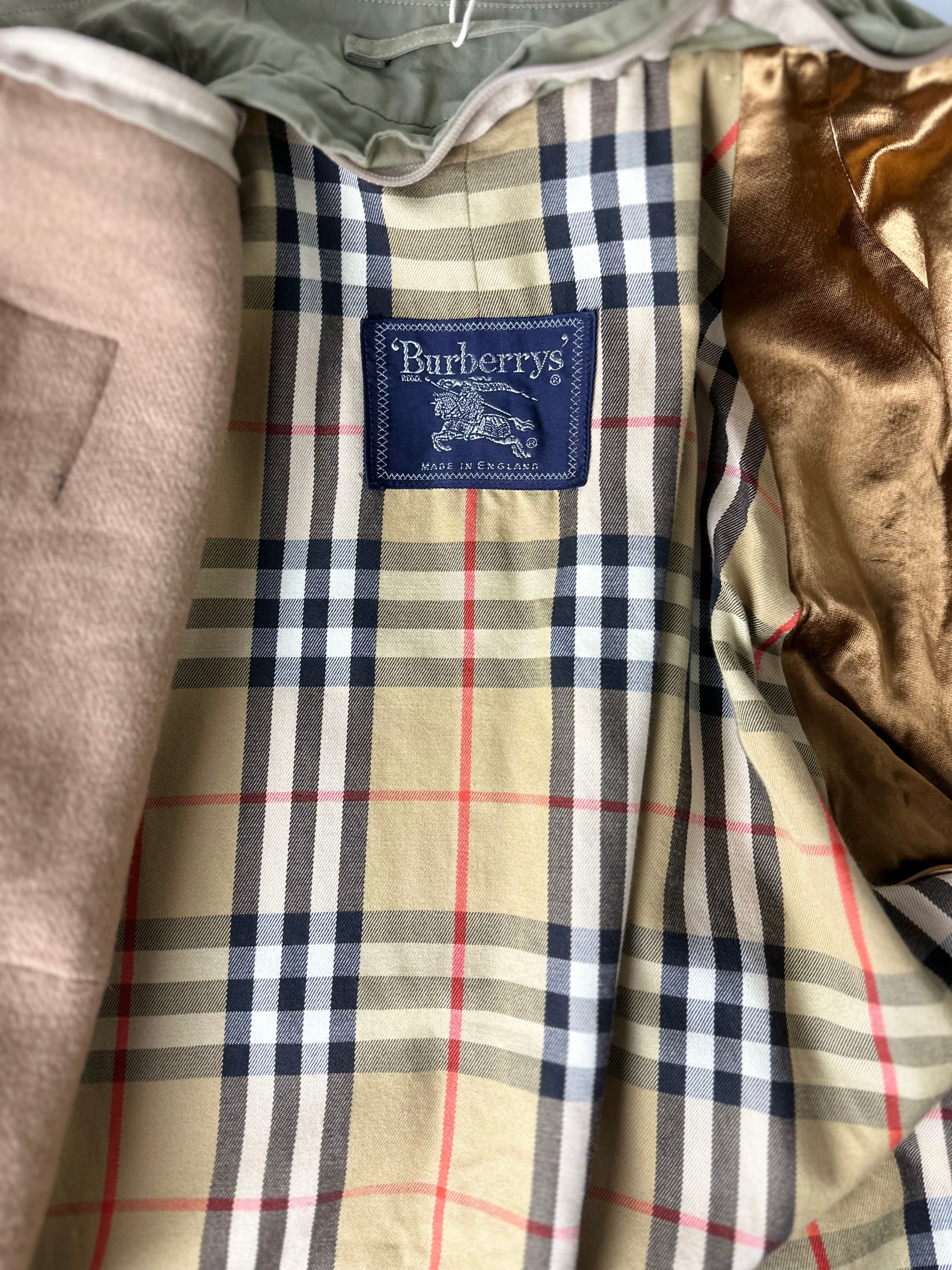 Burberrys Carcoat (48/M) including Inlet