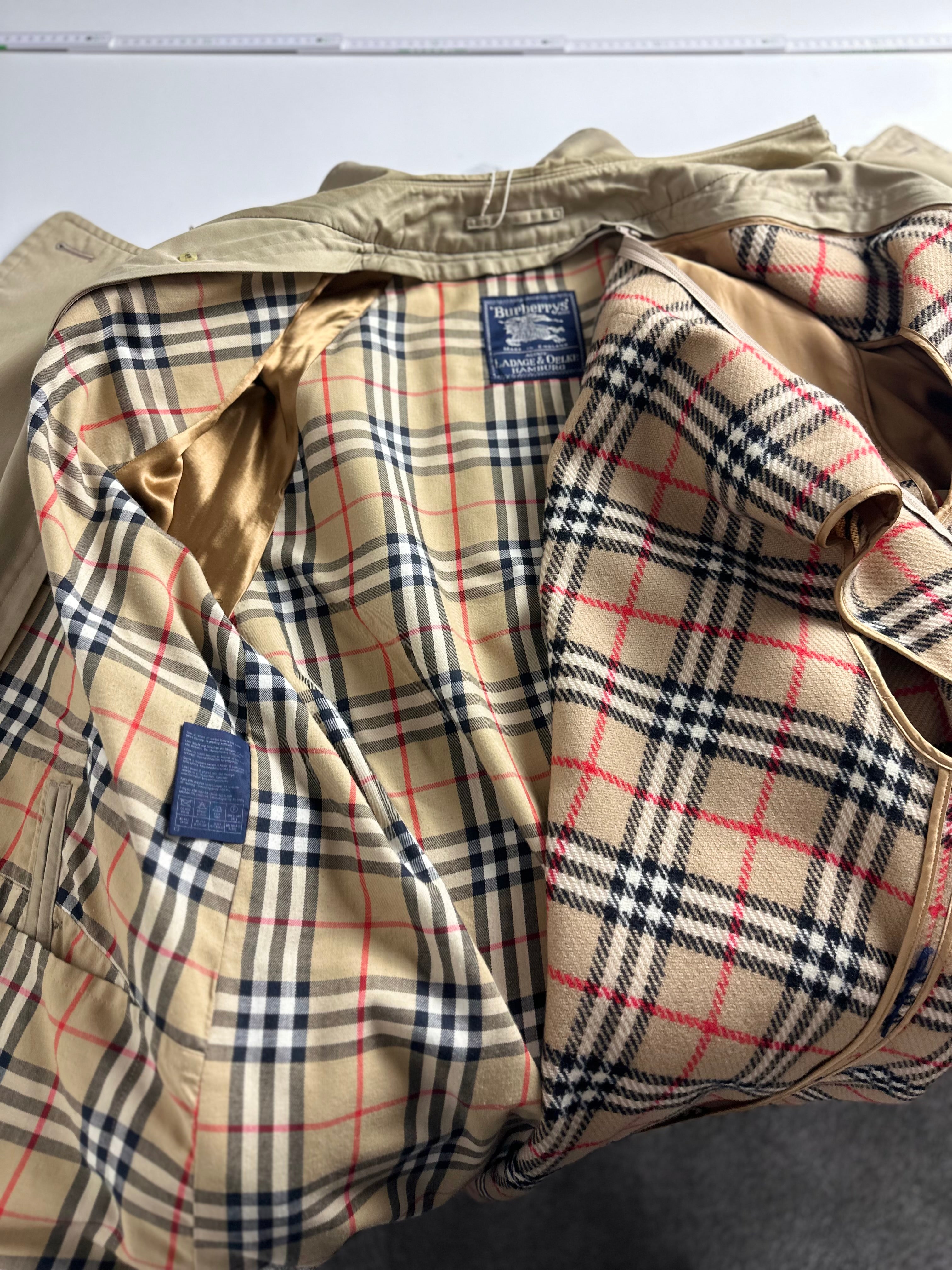 Burberrys Trenchcoat (58/XXL) including Inlet