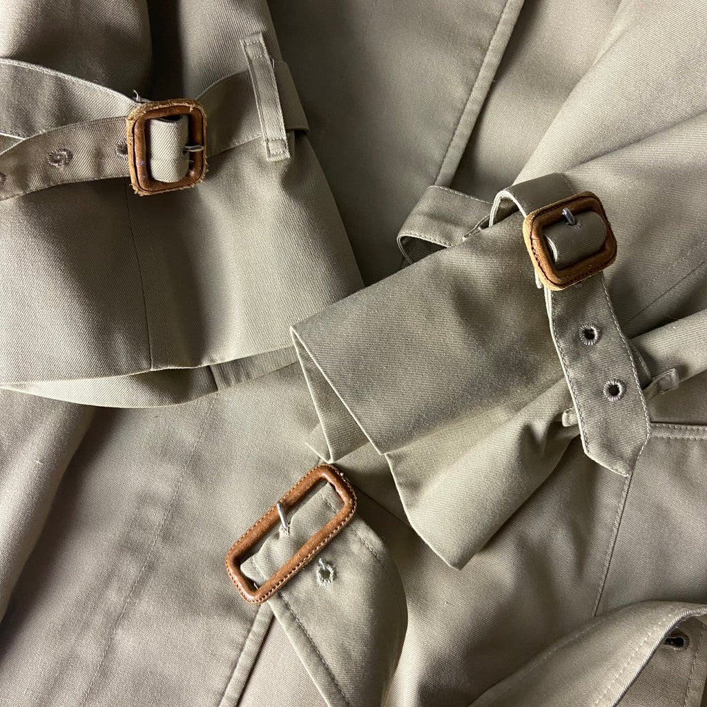 Burberrys Trenchcoat (12/M)