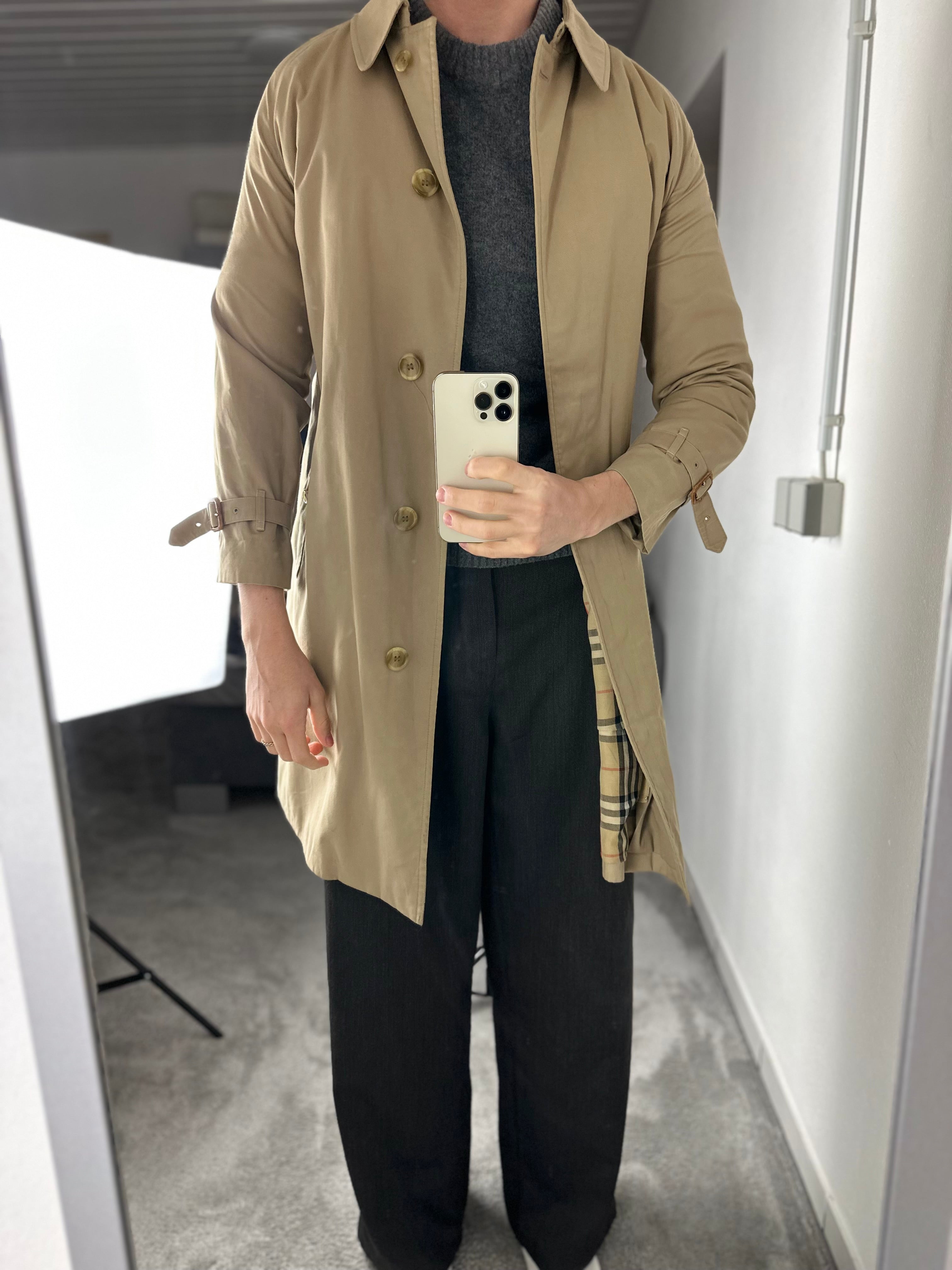 Burberrys Trenchcoat (10/S)