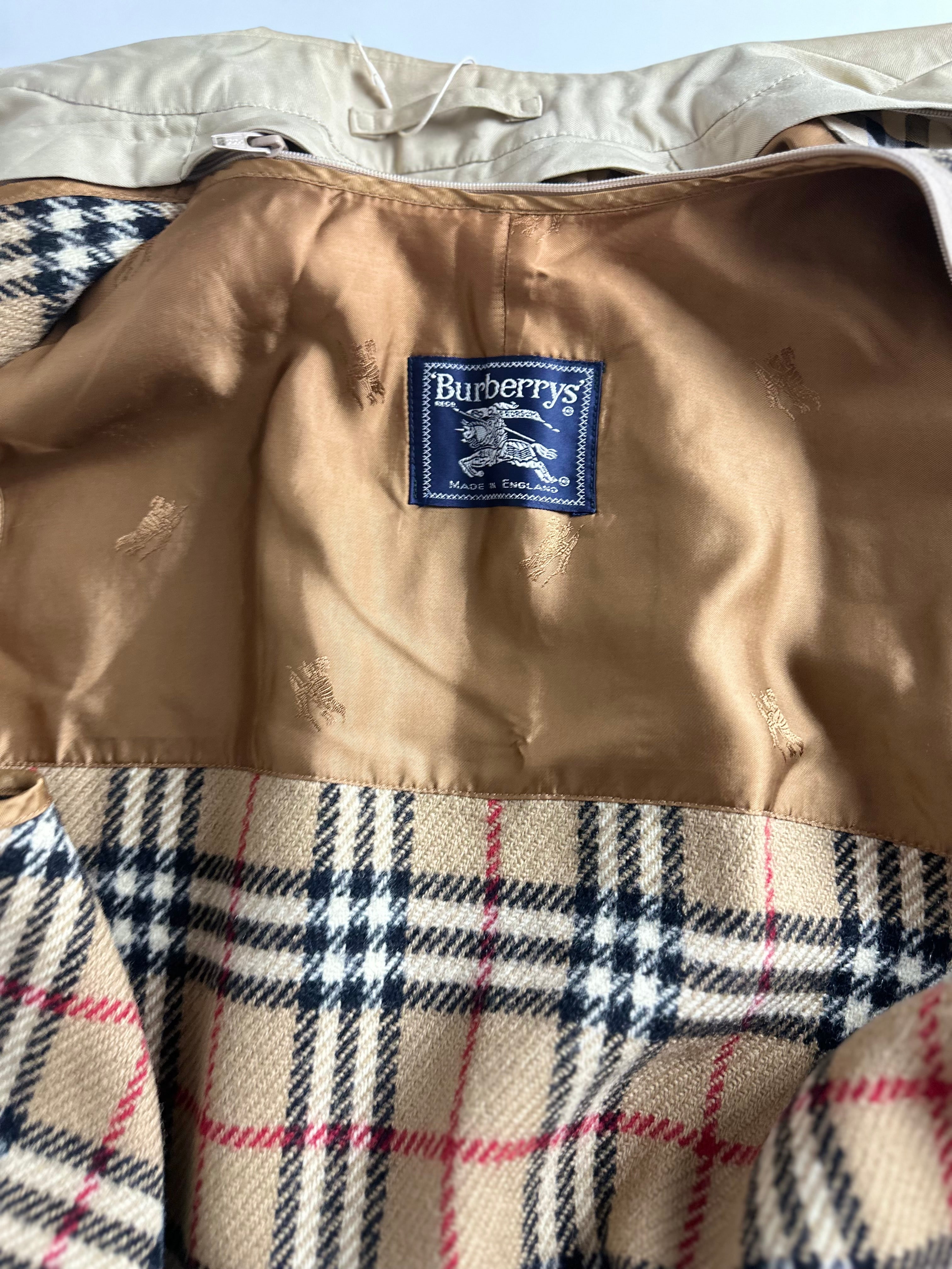 Burberrys Carcoat (52/L) including Inlet