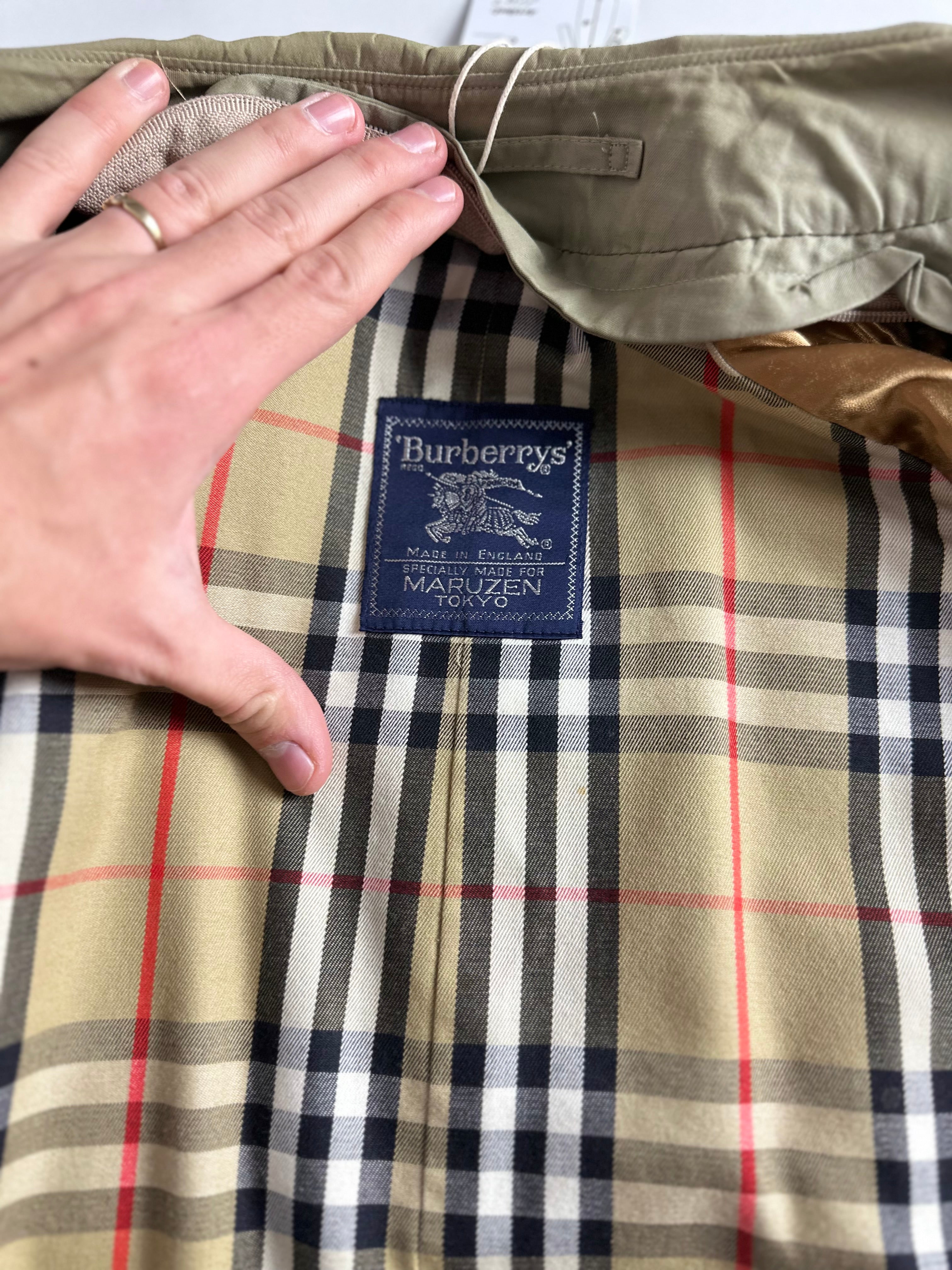 Burberrys Trenchcoat (46/S) including Inlet