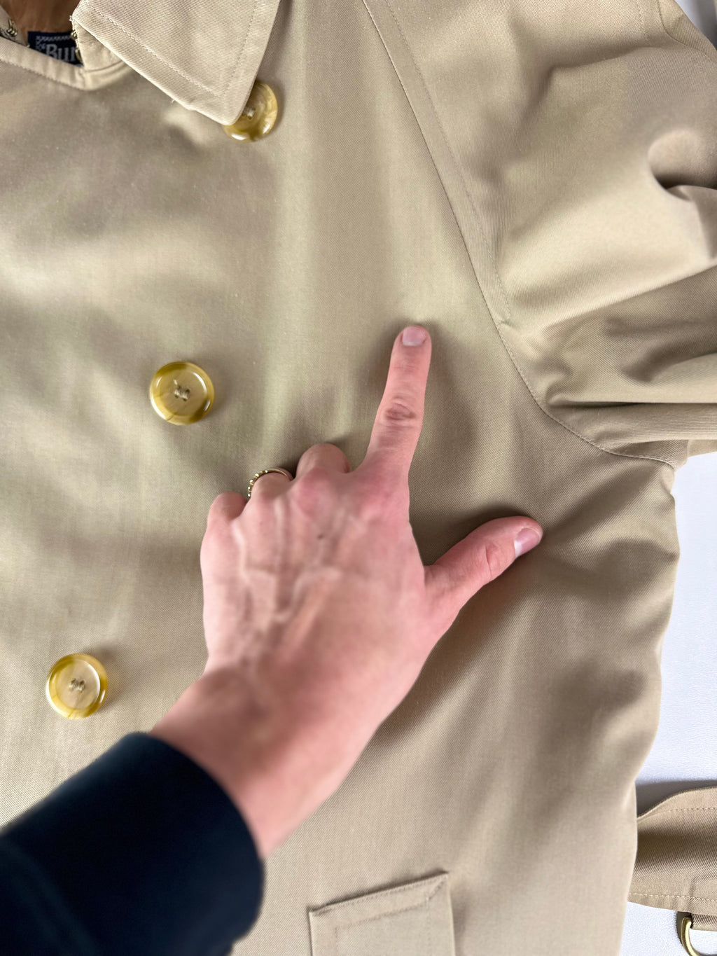 Burberrys Trenchcoat (52/L) including Inlet