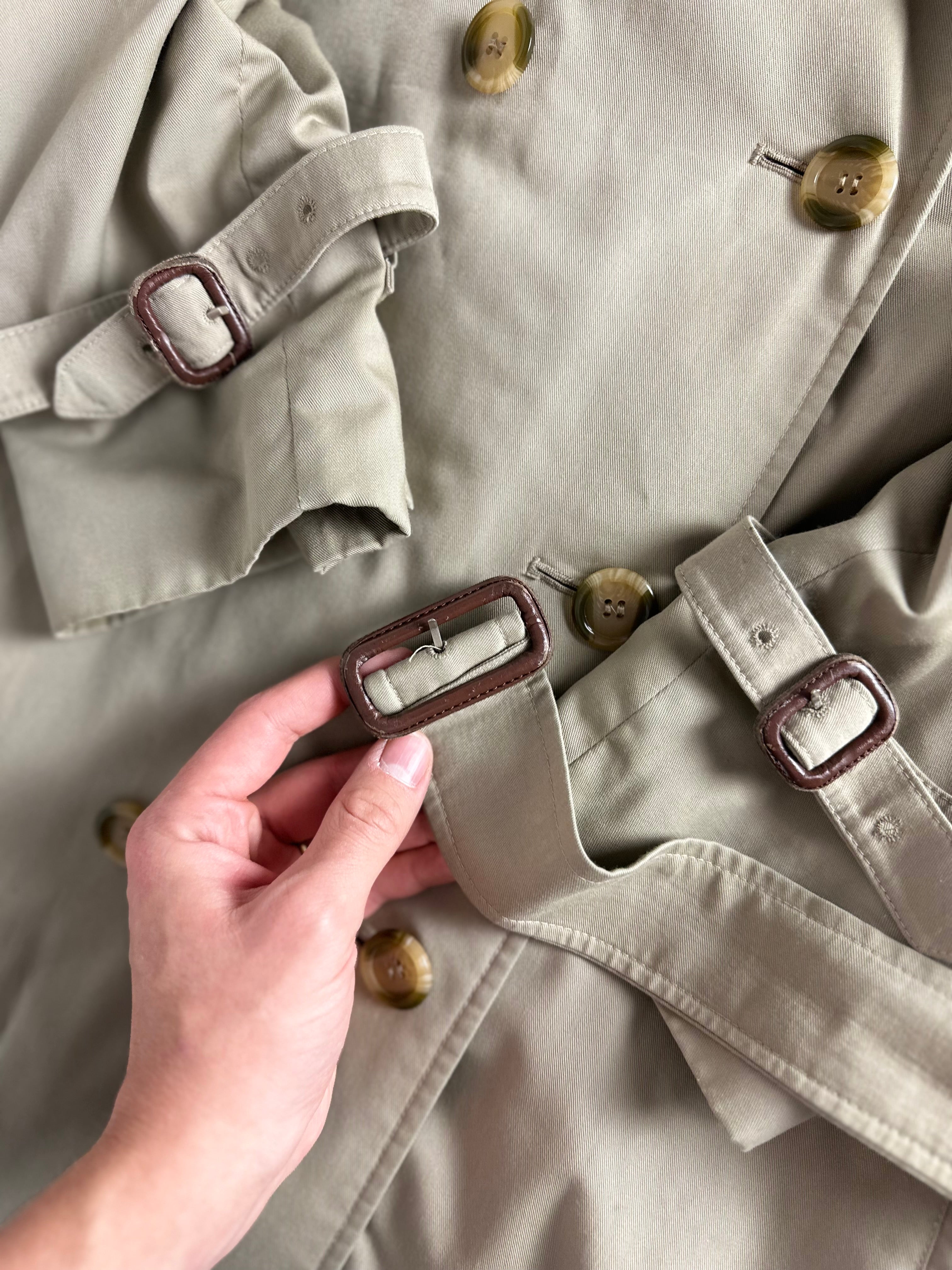 Burberrys Trenchcoat (16/XL) including Inlet