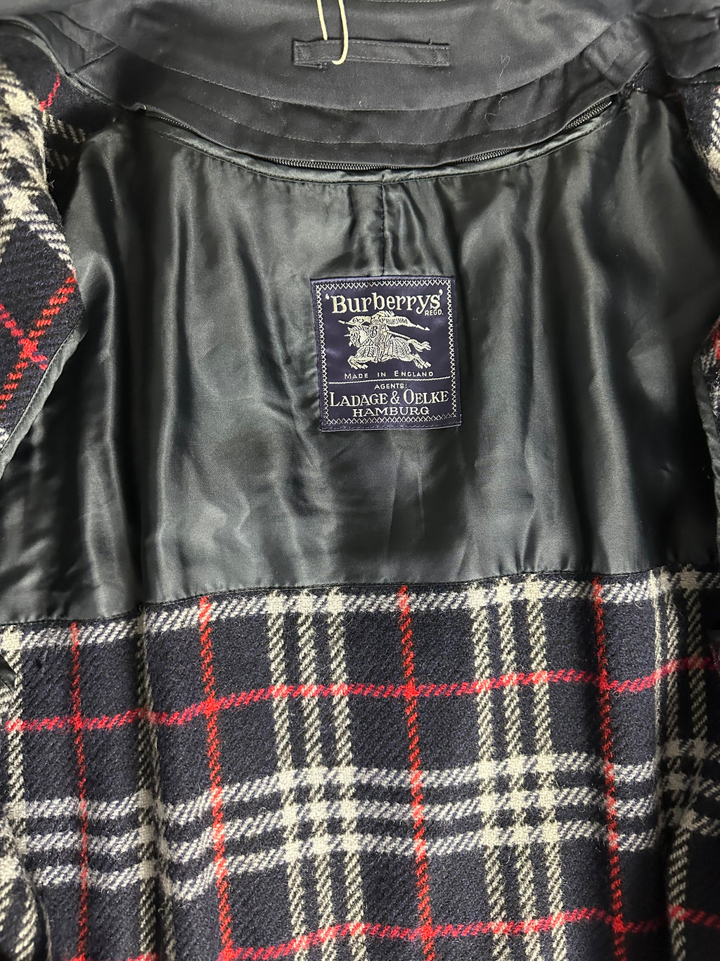 Burberrys Trenchcoat (54/XL) including Inlet
