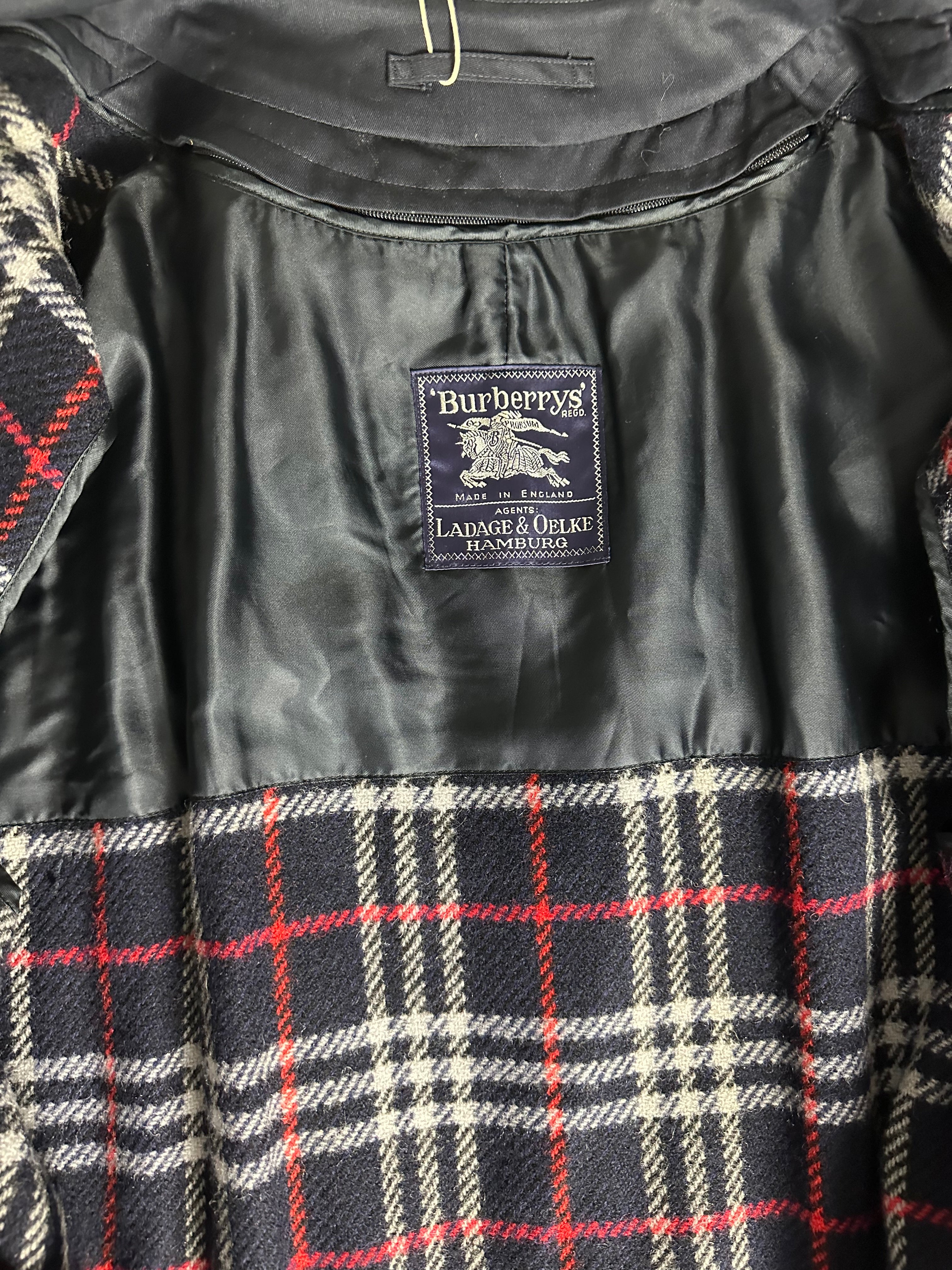 Burberrys Trenchcoat (54/XL) including Inlet