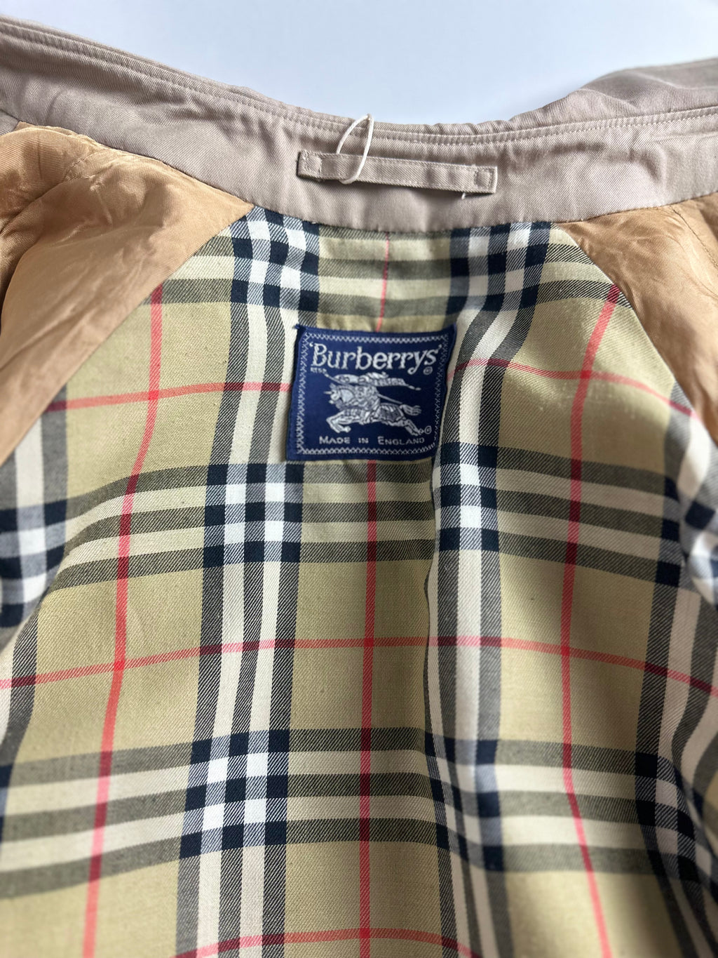 Burberrys Trenchcoat (14/L)