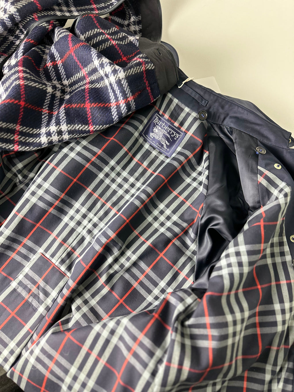 Burberrys Trenchcoat (10/S) including Inlet