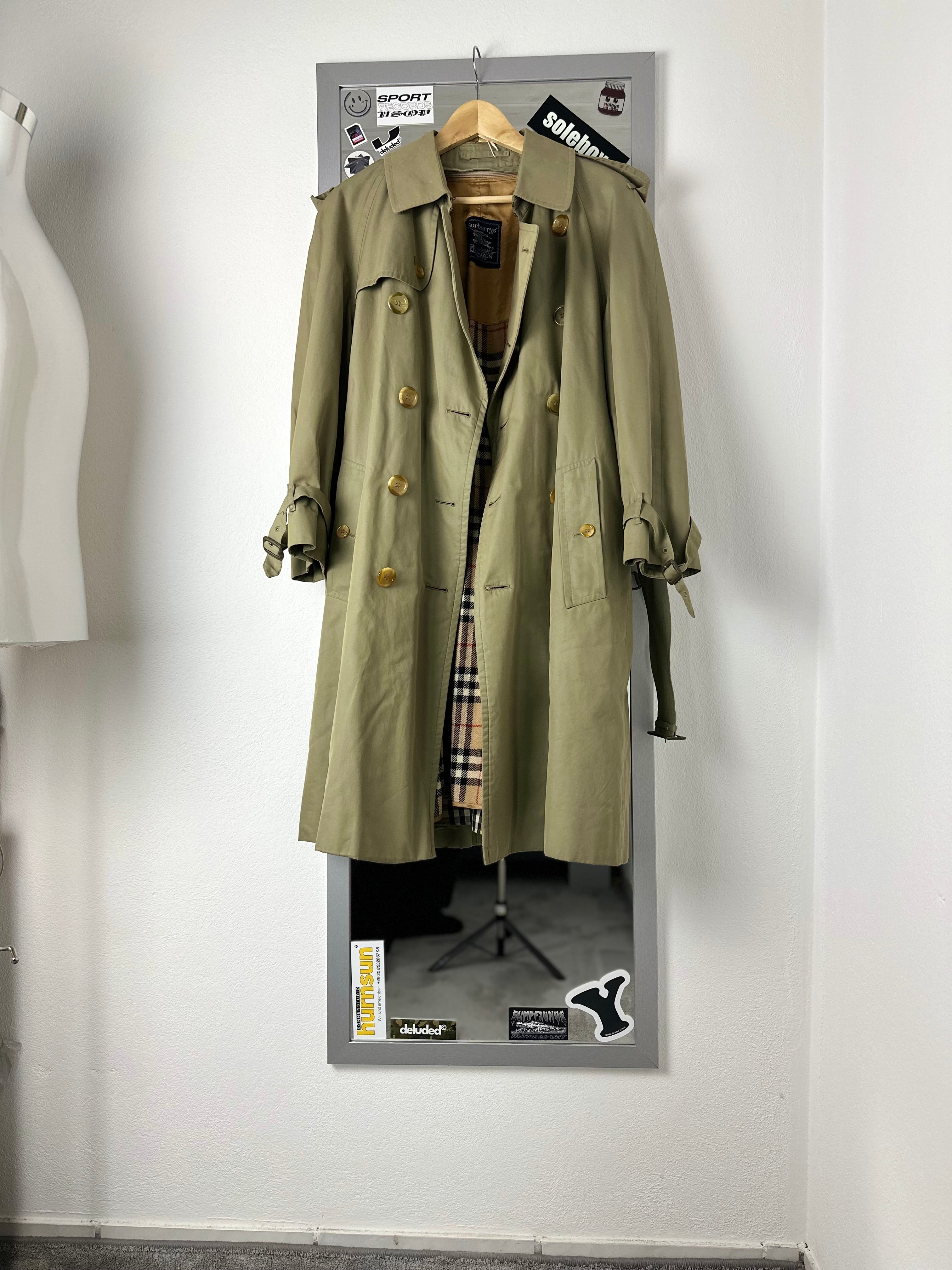 Burberrys Trenchcoat (46/S) including Inlet