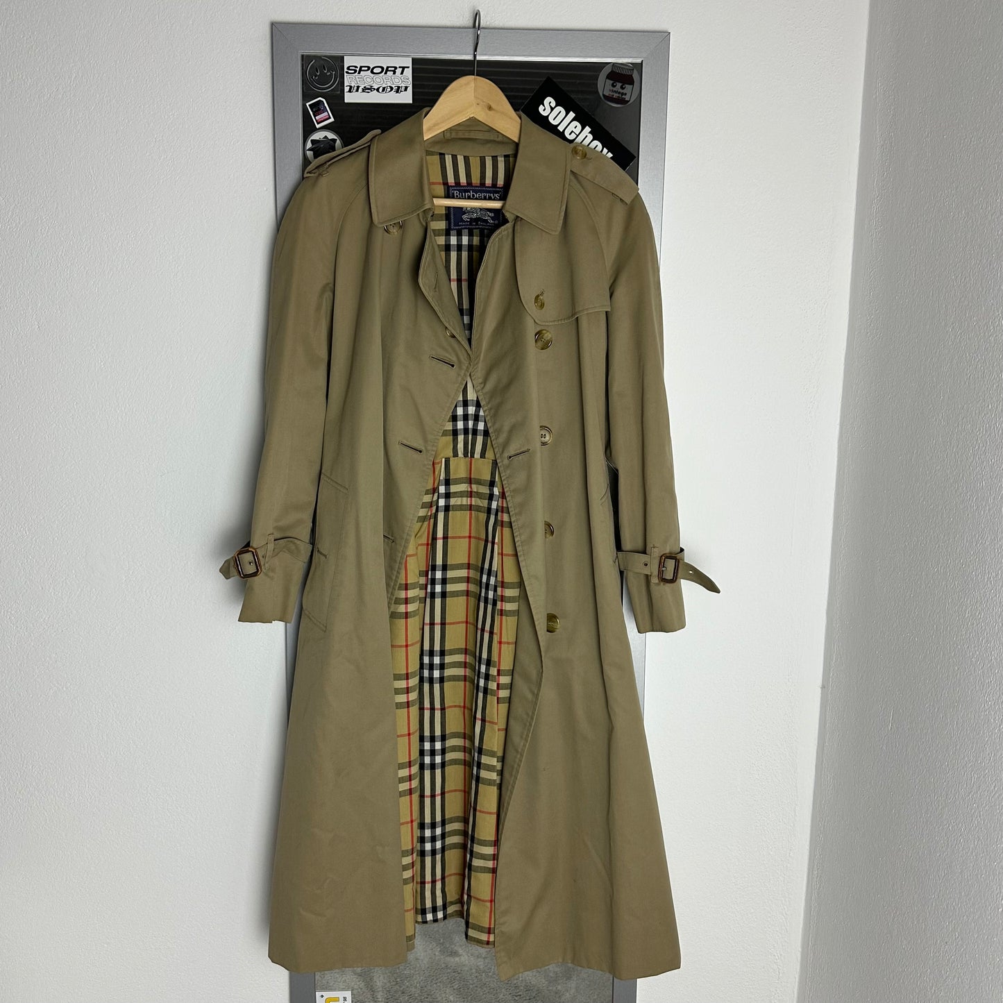 Burberrys Trenchcoat (10/S)