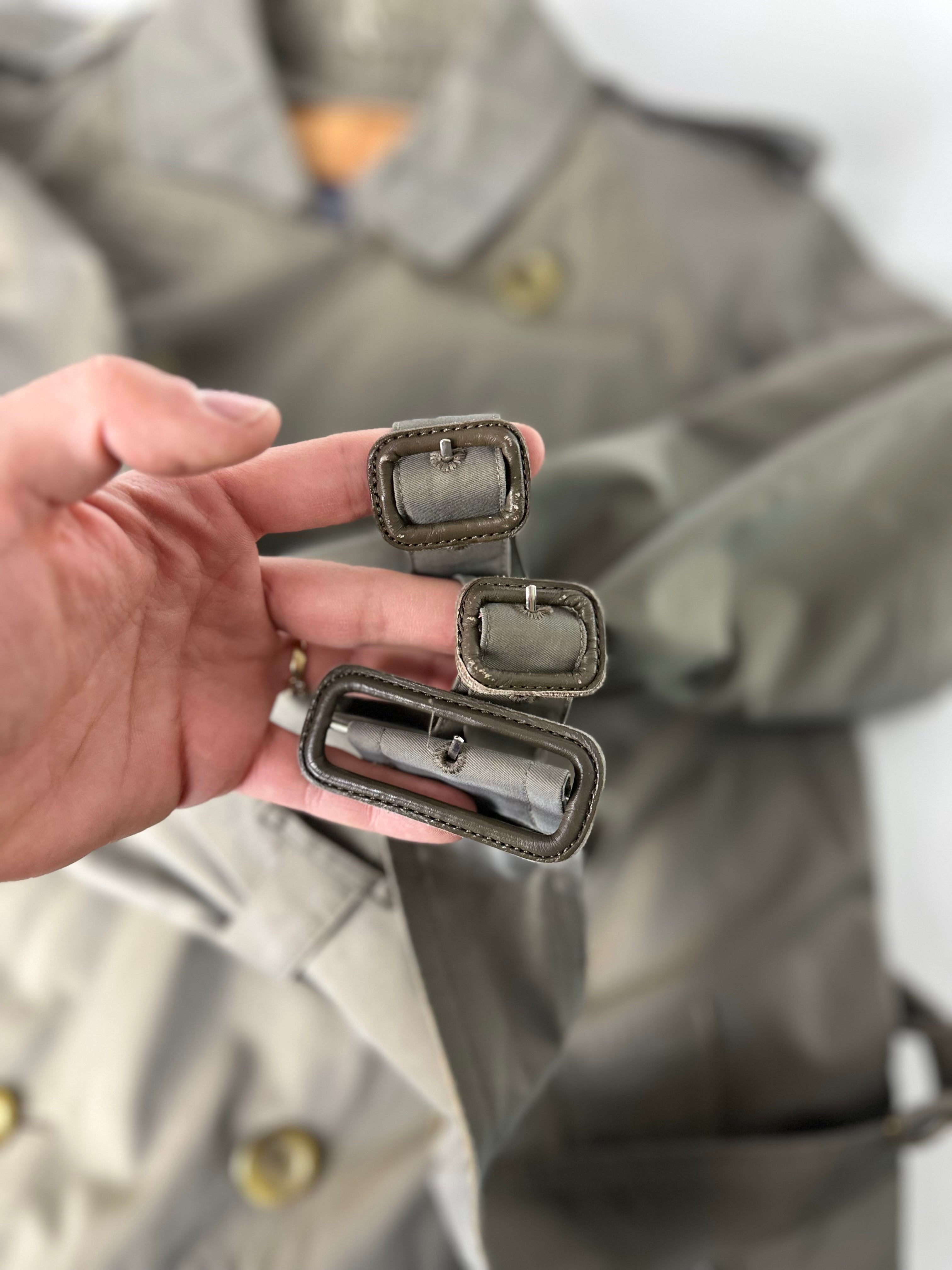 Burberrys Trenchcoat (52/L) including Inlet