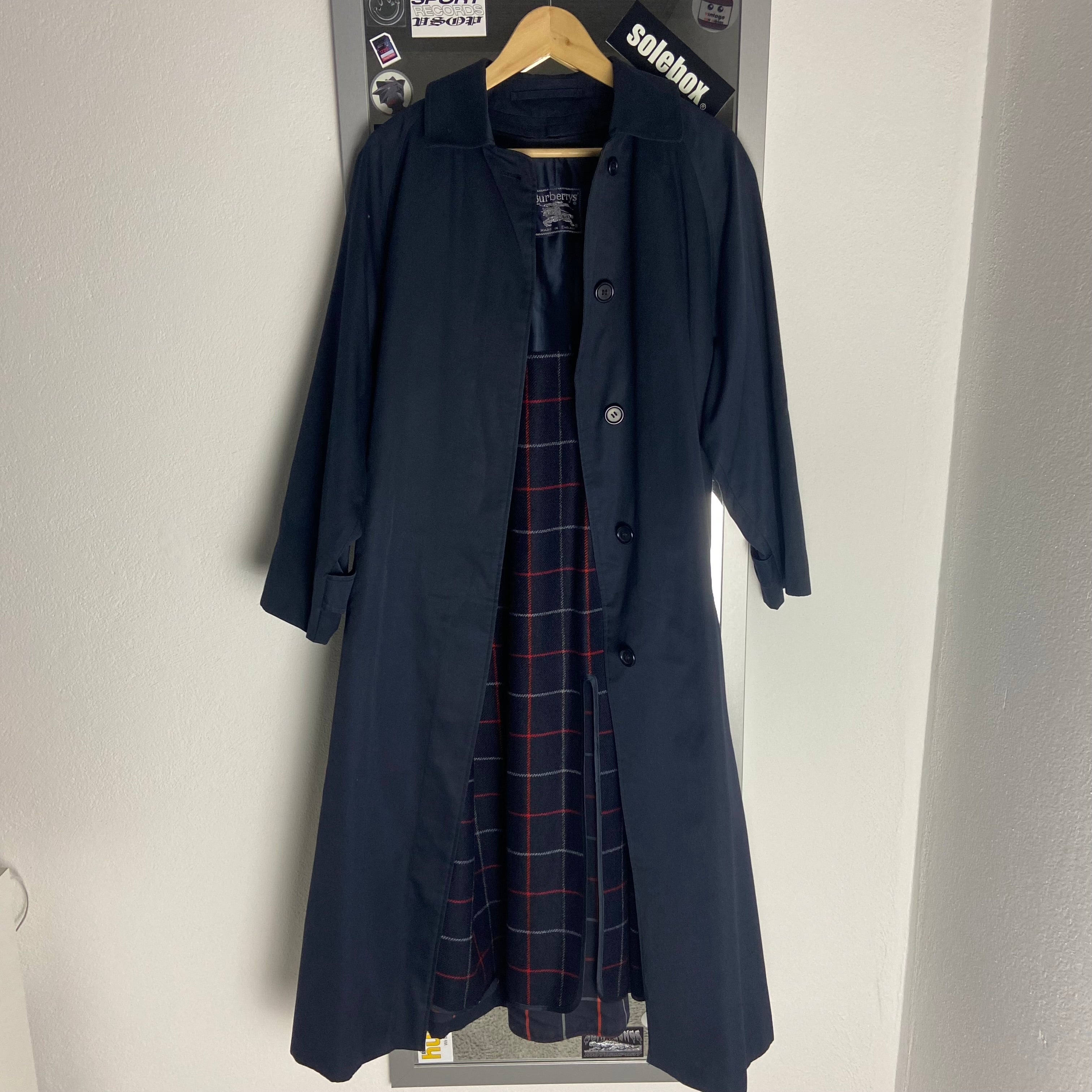 Burberry Trenchcoat Size 12/M with inlet