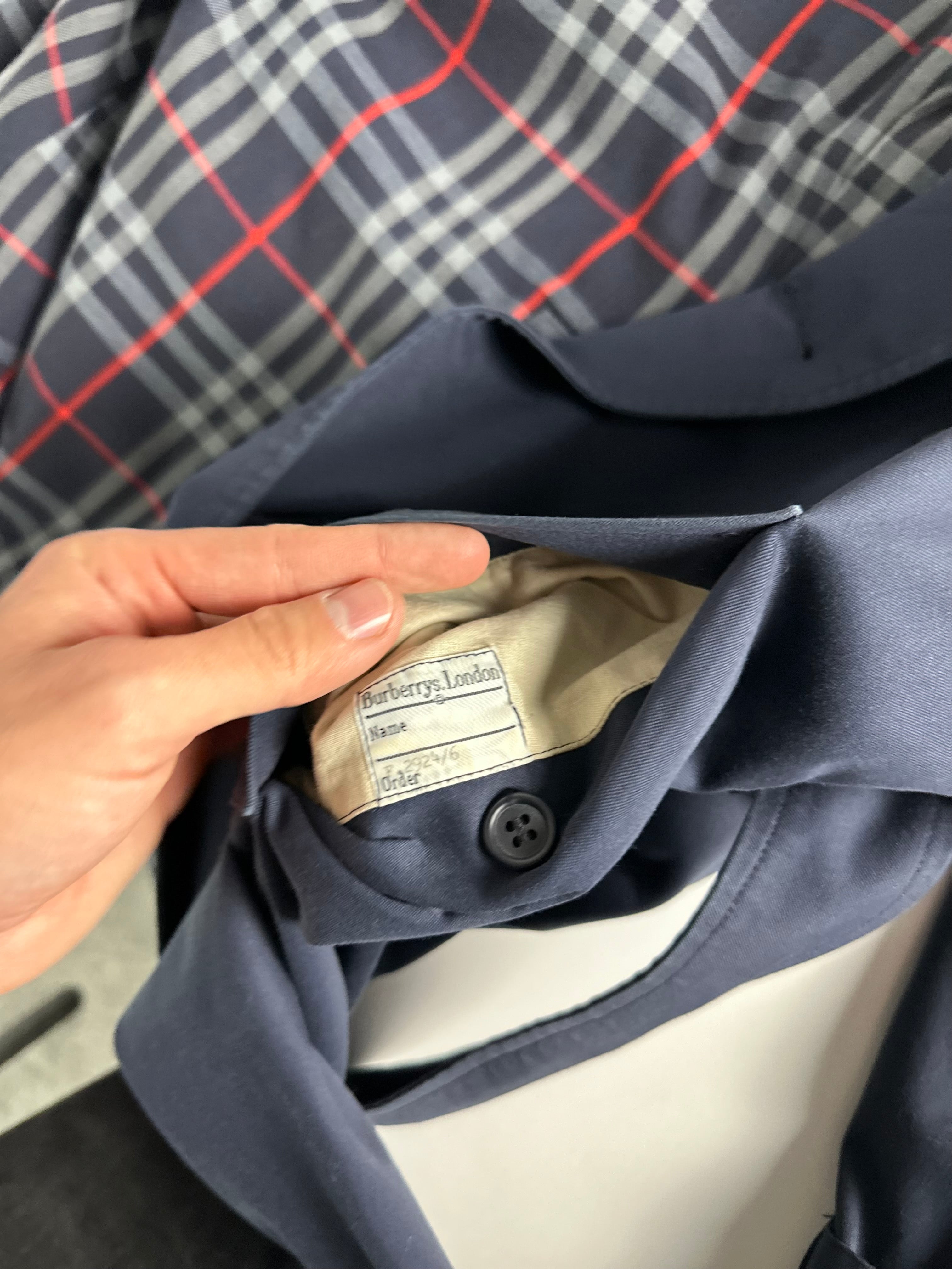 Burberrys Trenchcoat (10/S)