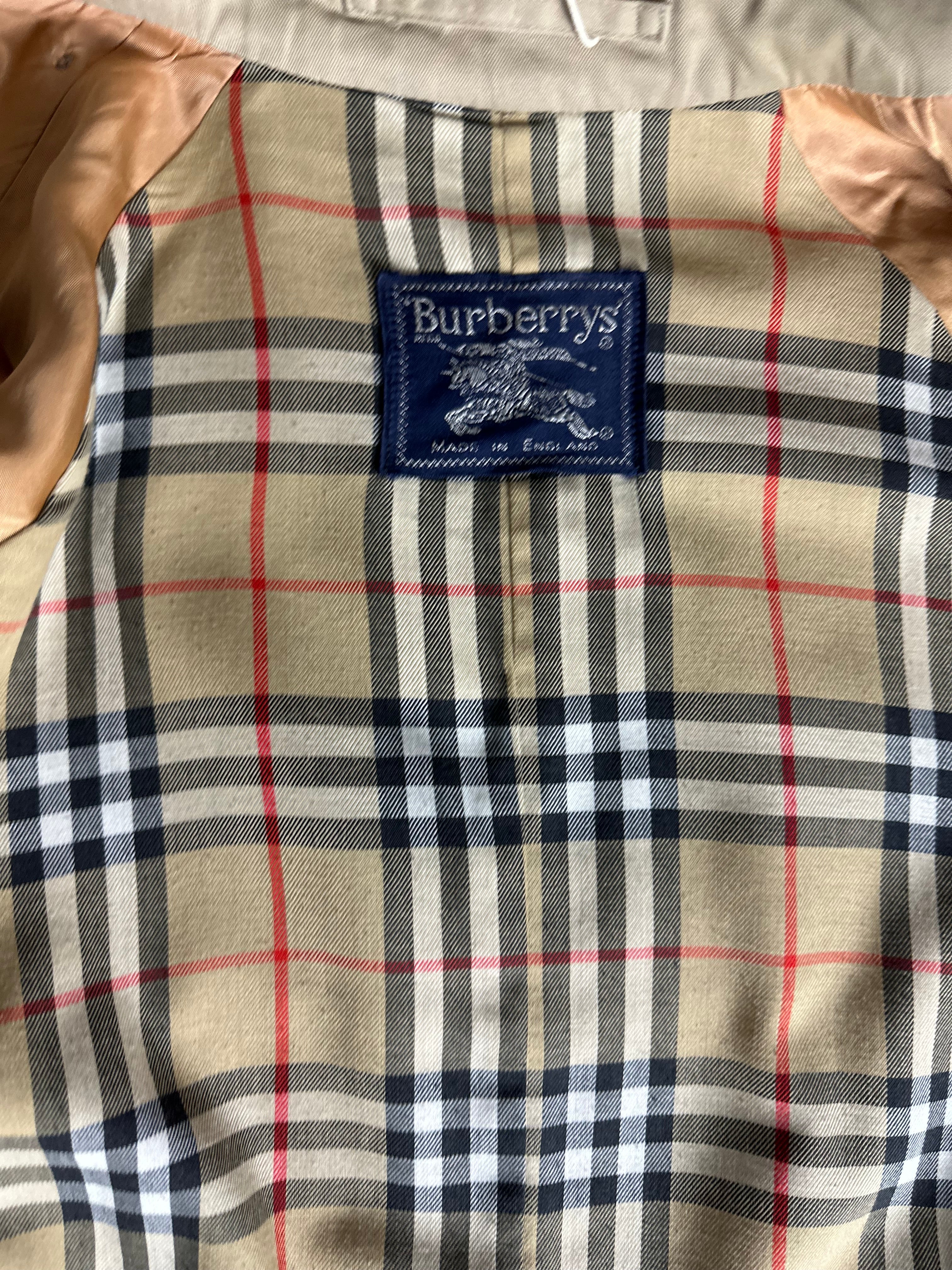 Burberrys Trenchcoat (8/XS)