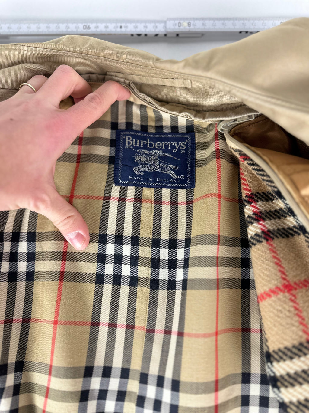 Burberrys Trenchcoat (46/S) including Inlet