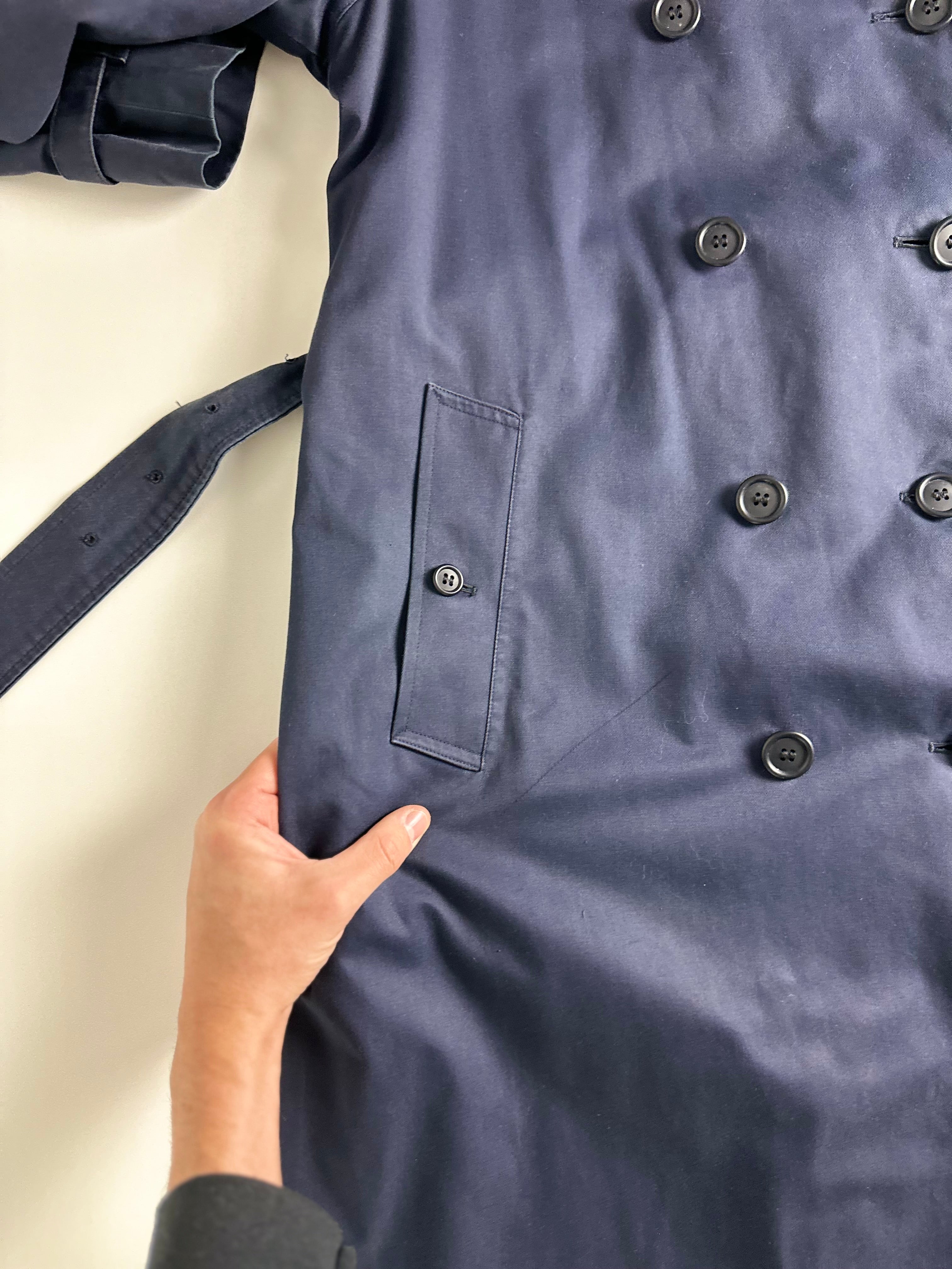 Burberrys Trenchcoat (10/S)