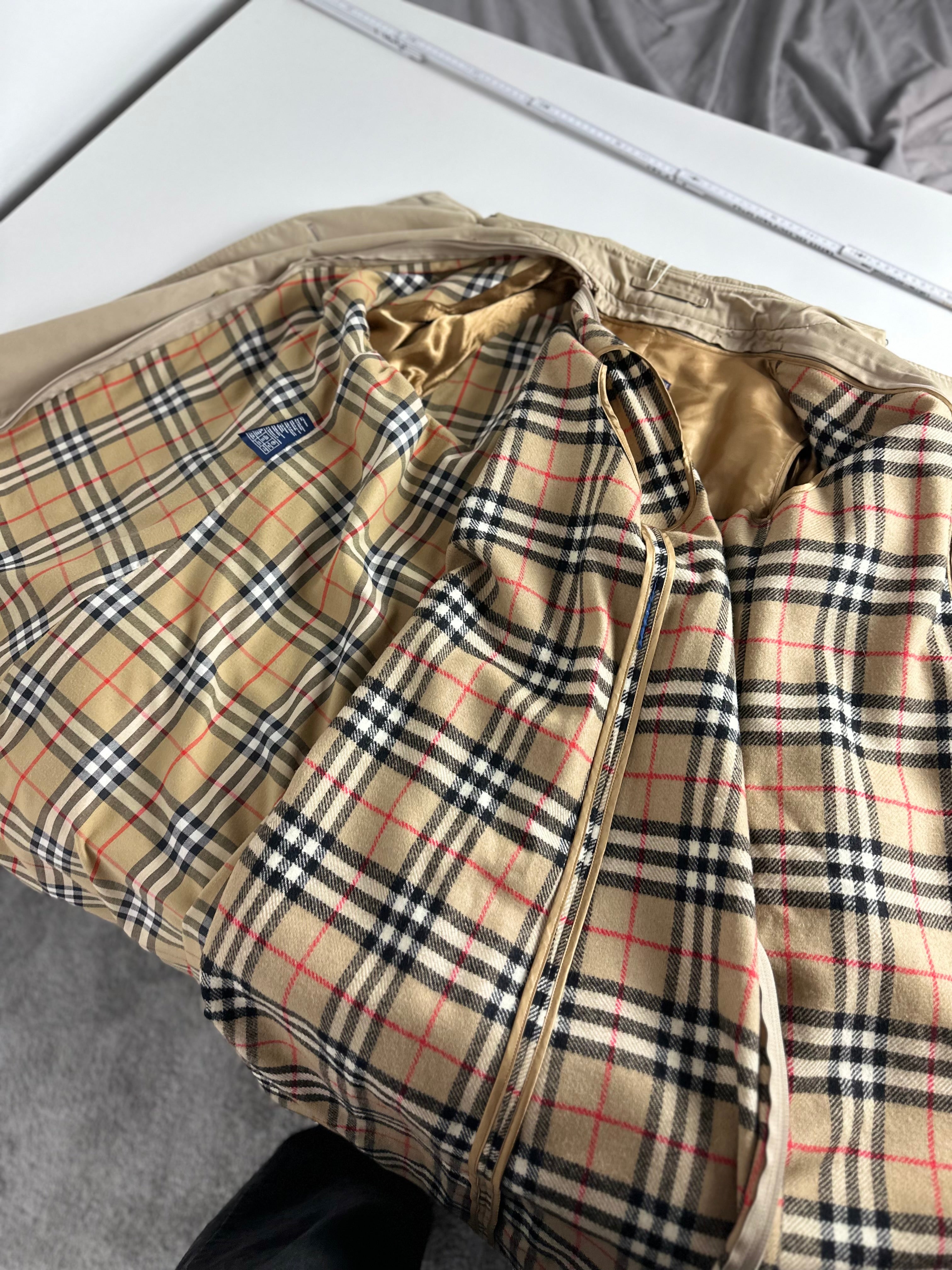 Burberrys Trenchcoat (14/L) including Inlet