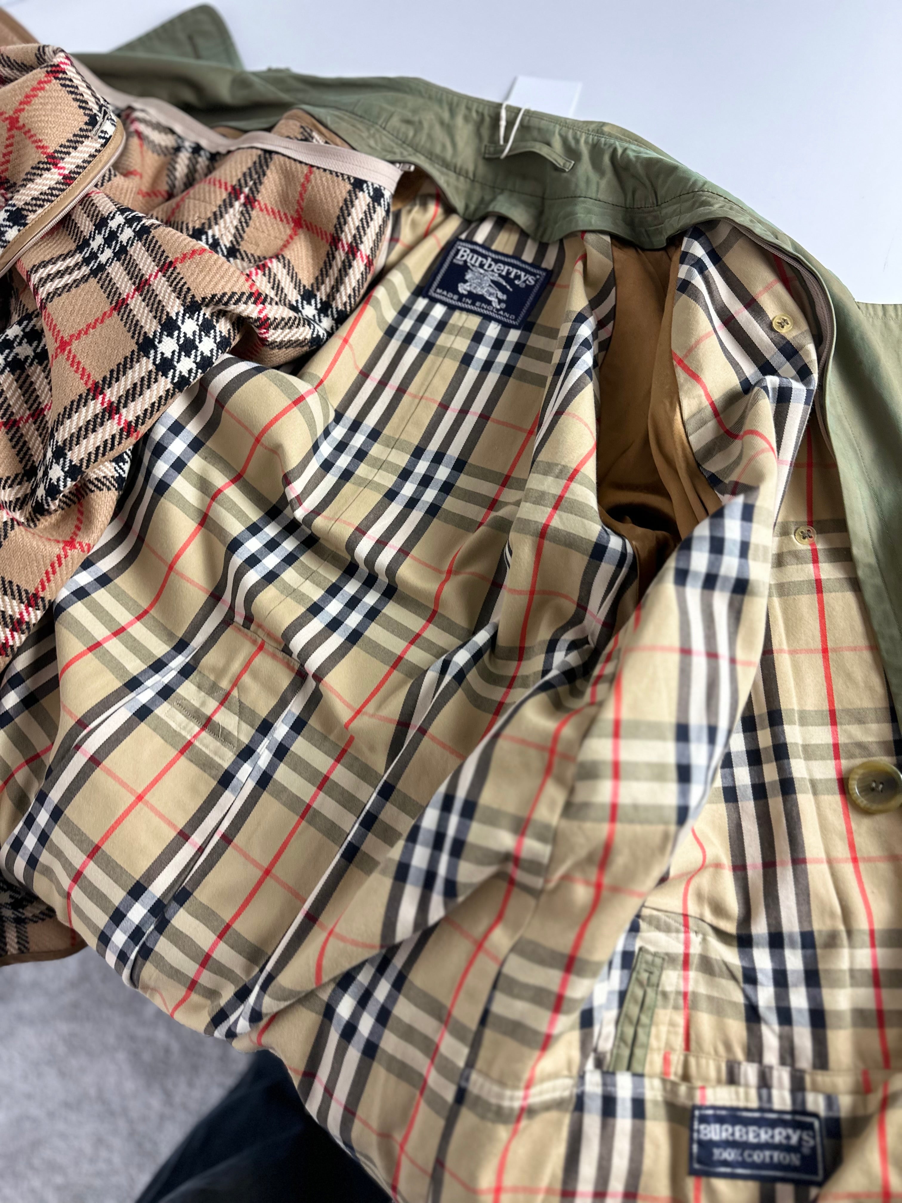 Burberrys Trenchcoat (50/L) including Inlet