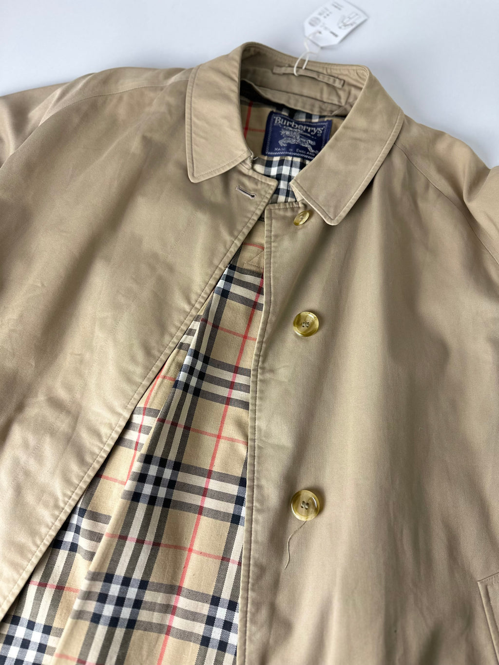 Burberrys Trenchcoat (10/S)