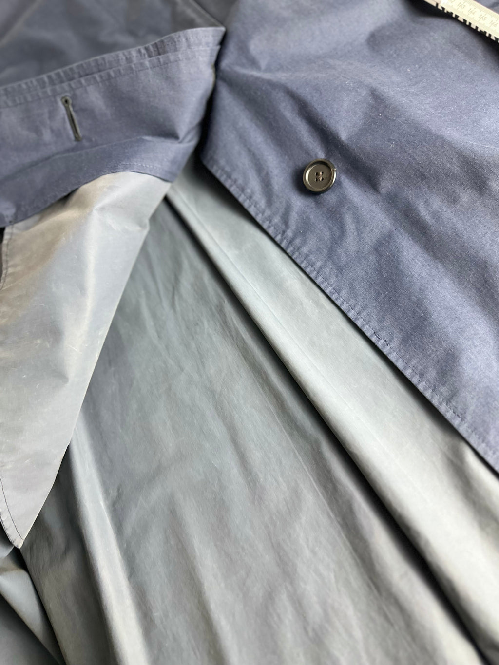 Burberrys Raincoat (12/M)