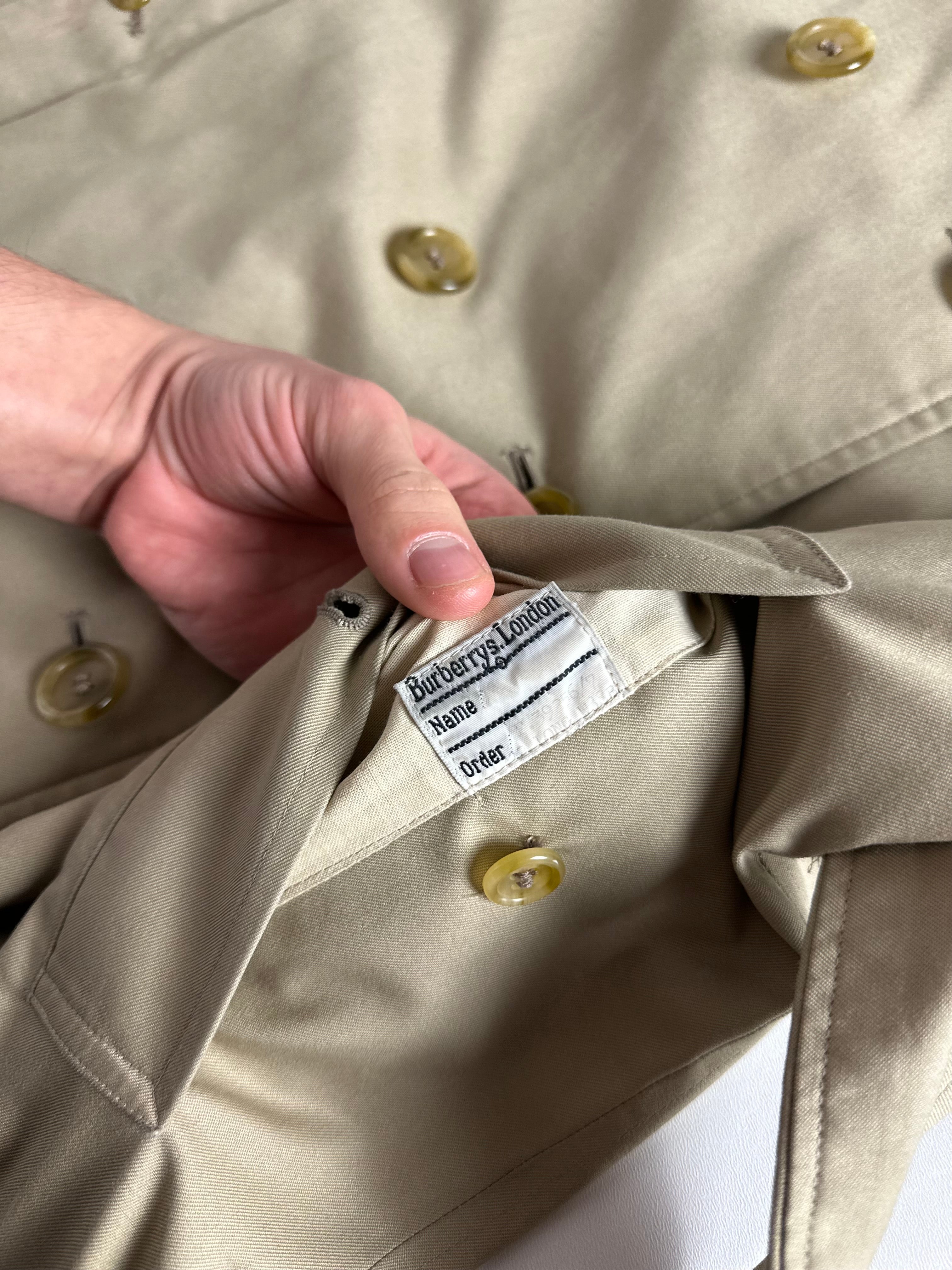 Burberrys Trenchcoat (14/L)