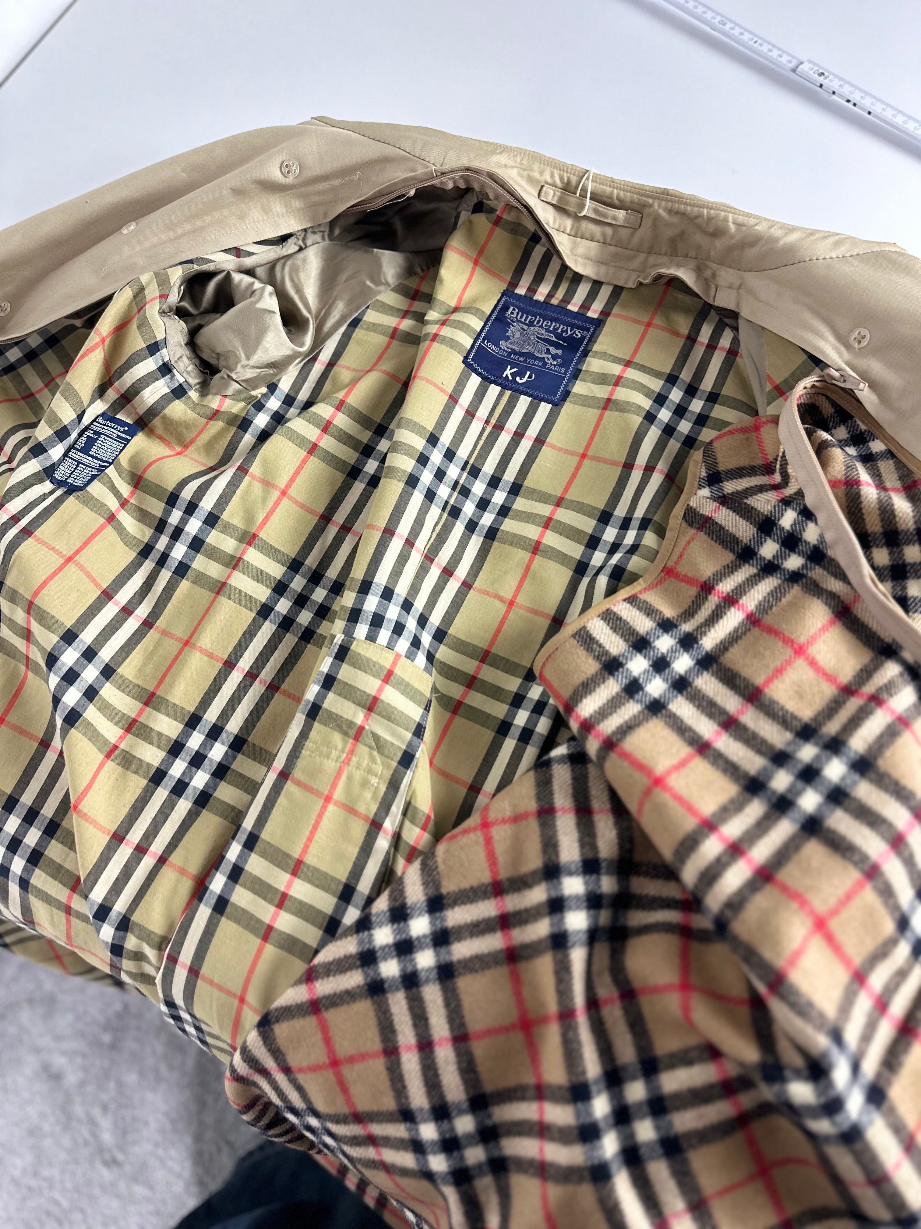 Burberrys Trenchcoat (14/L) including Inlet
