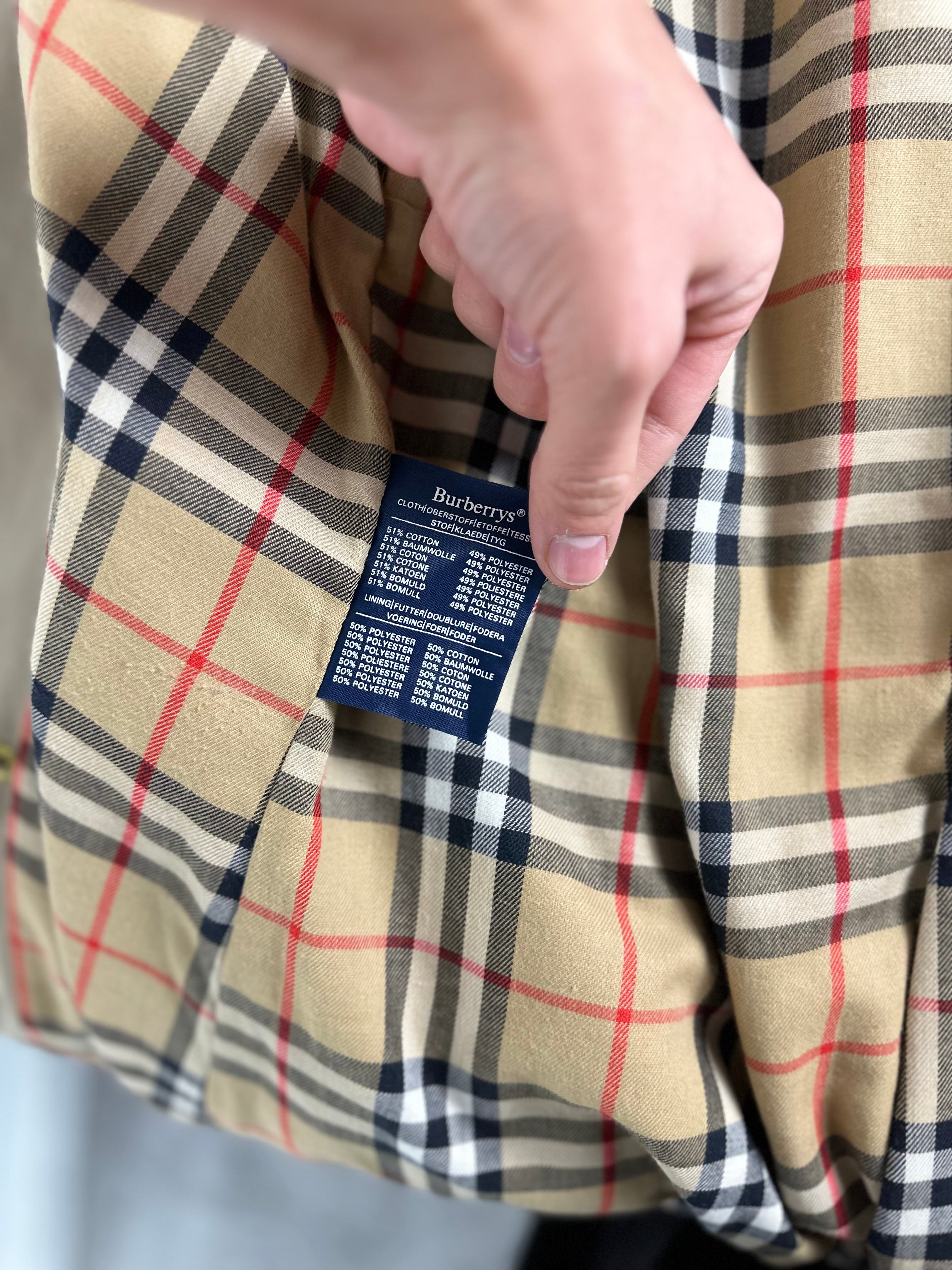 Burberrys Trenchcoat (12/M)