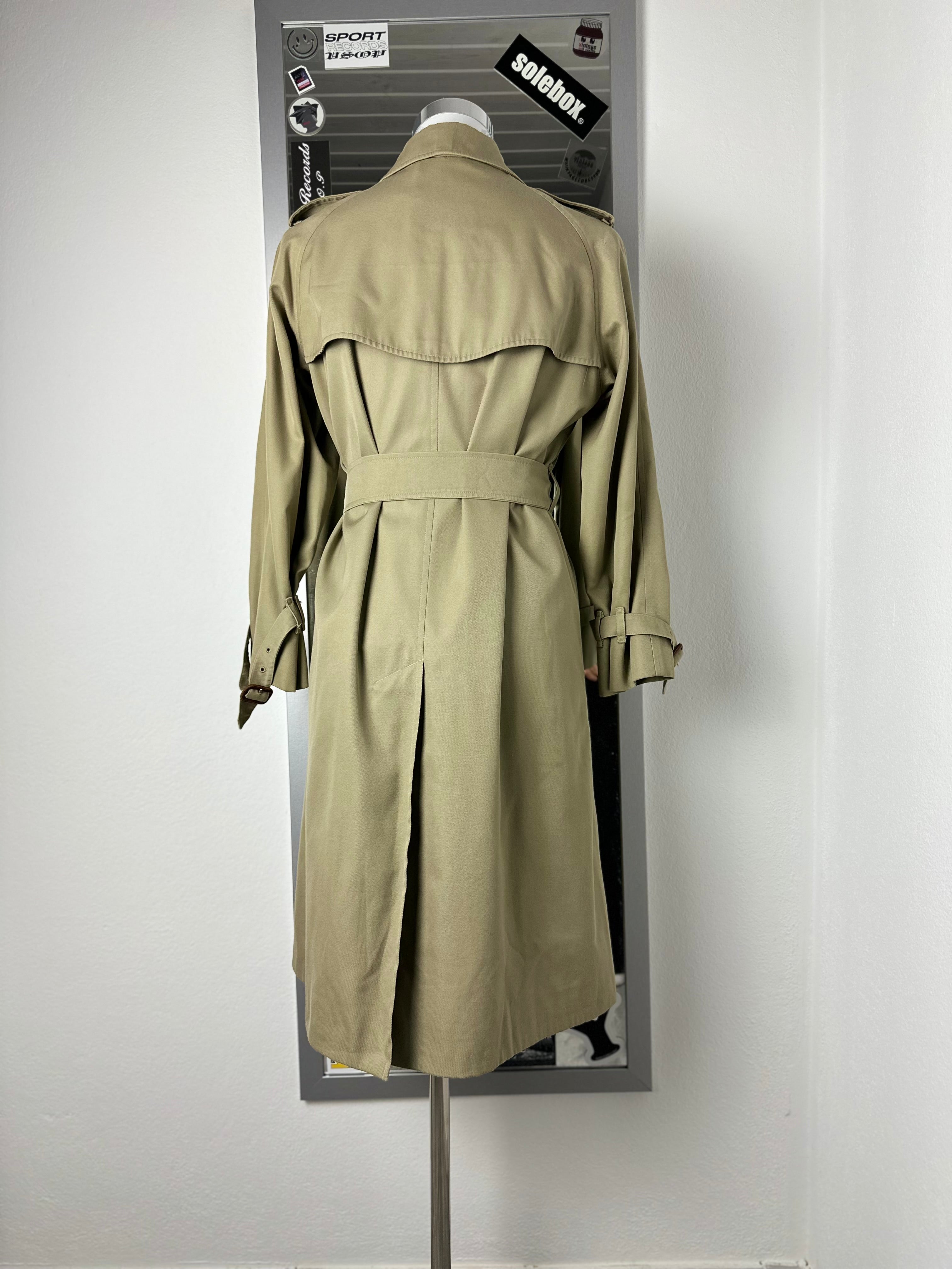 Burberrys Trenchcoat (10/S)