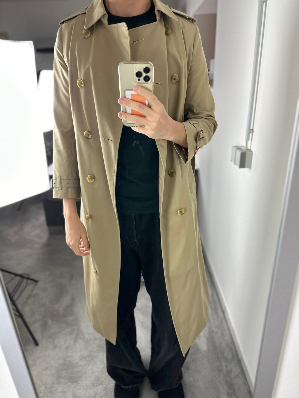 Burberrys Trenchcoat (10/S)