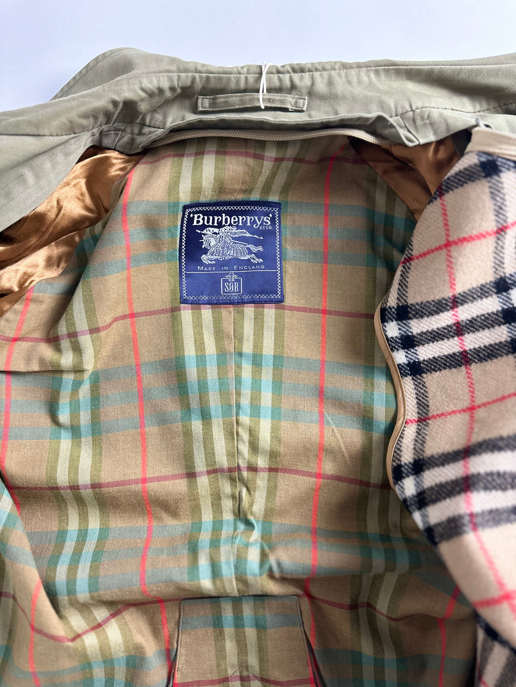 Burberrys Trenchcoat (10/S) including Inlet