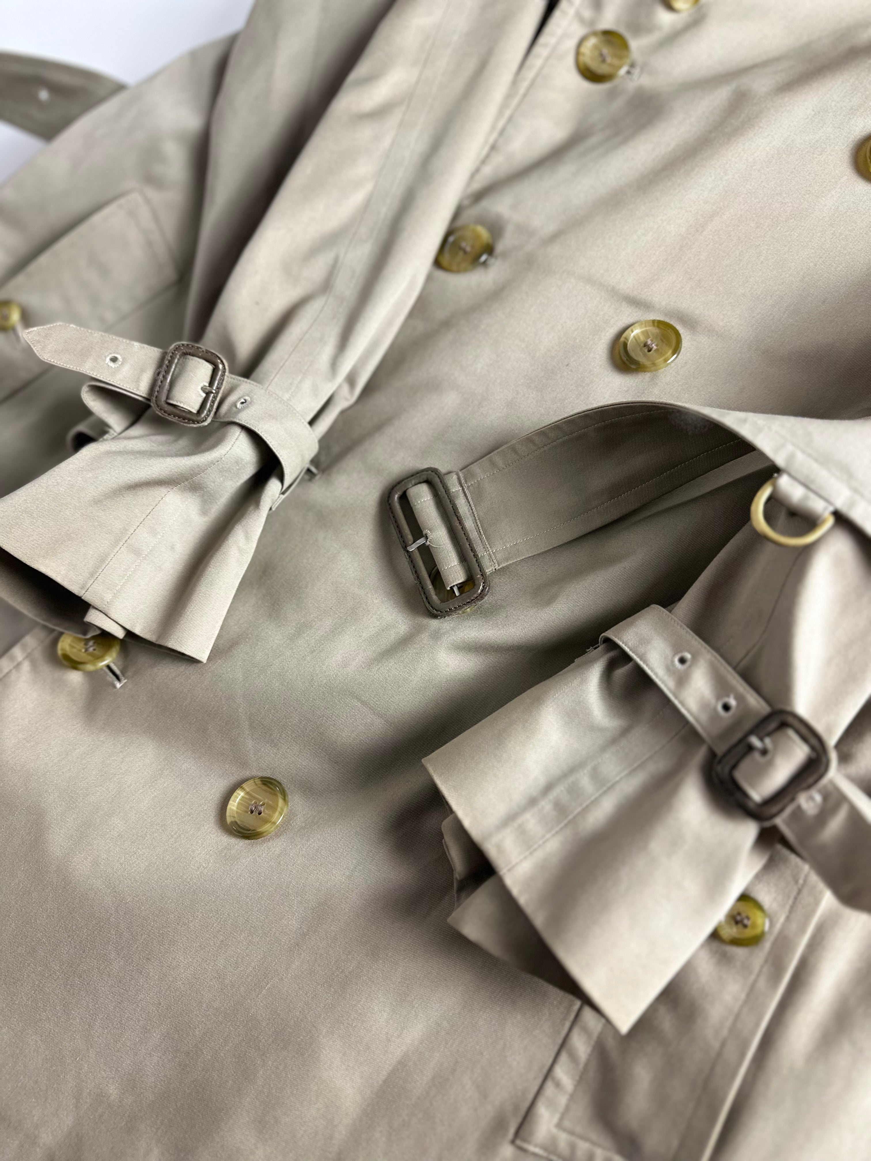 Burberrys Trenchcoat (52/L) including Inlet