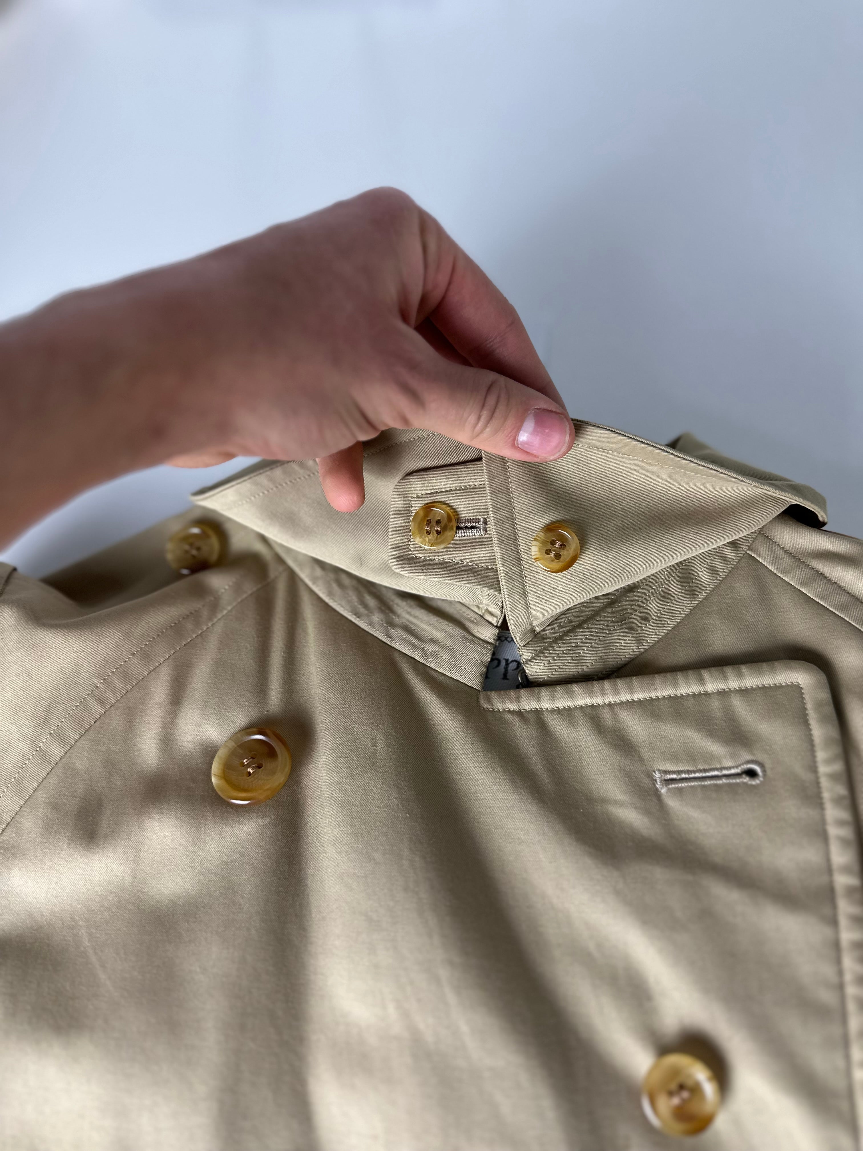 Burberrys Trenchcoat (10/S)