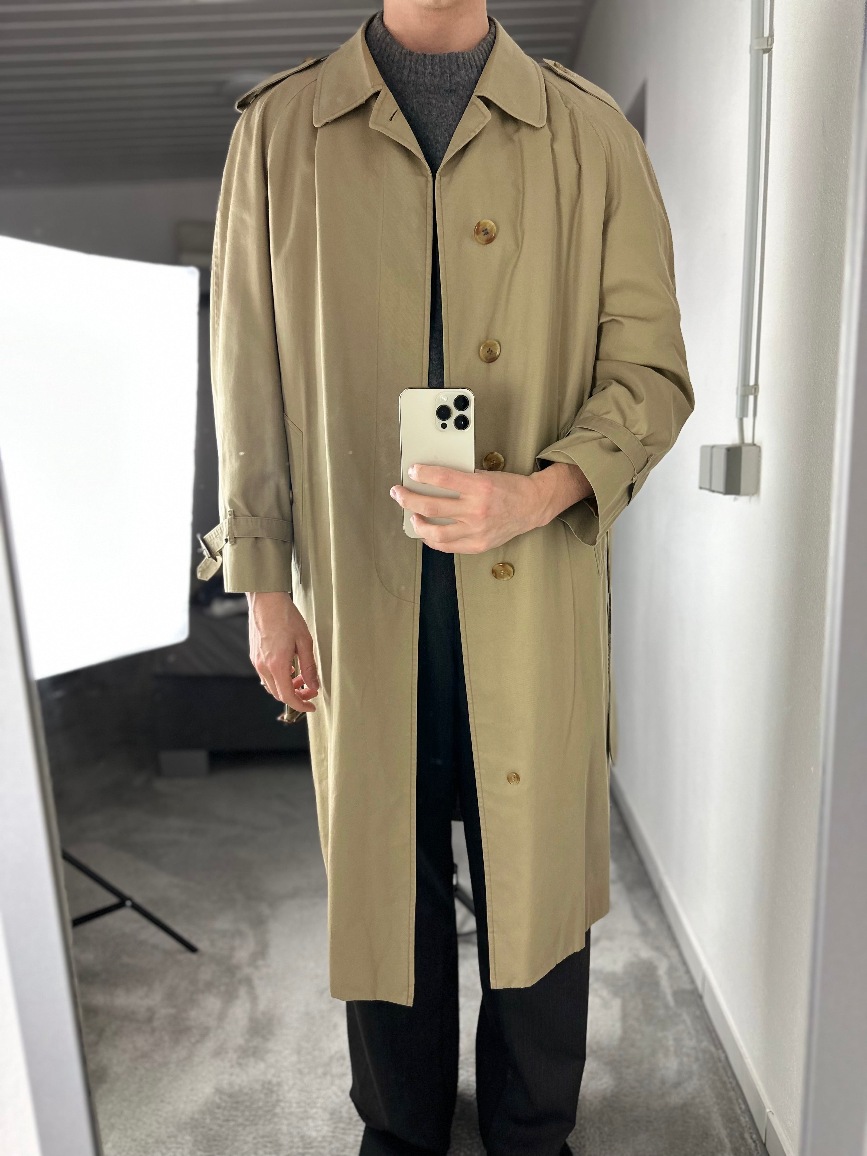 Burberrys Trenchcoat (52/L) including Inlet