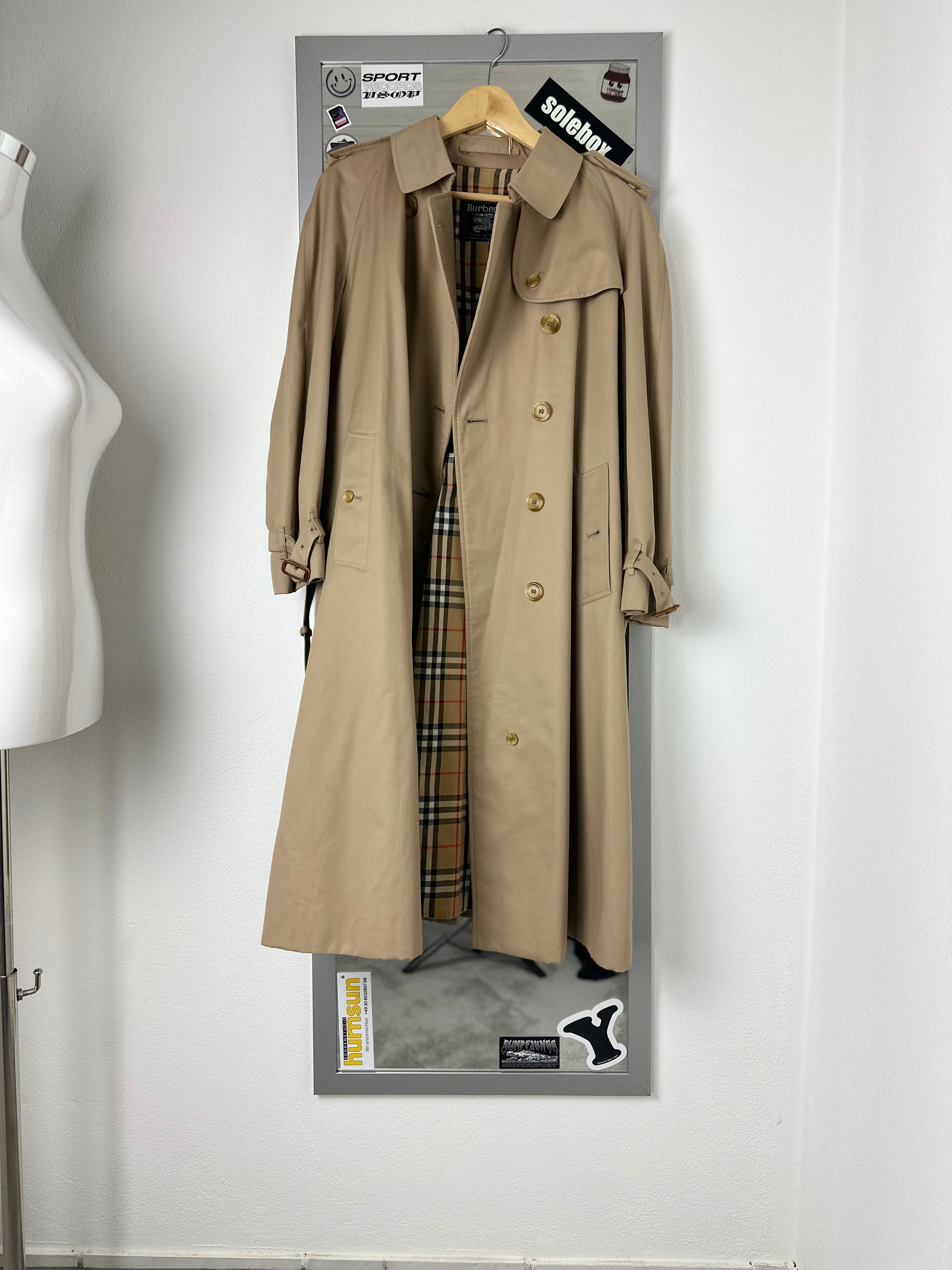 Burberrys Trenchcoat (12/M)