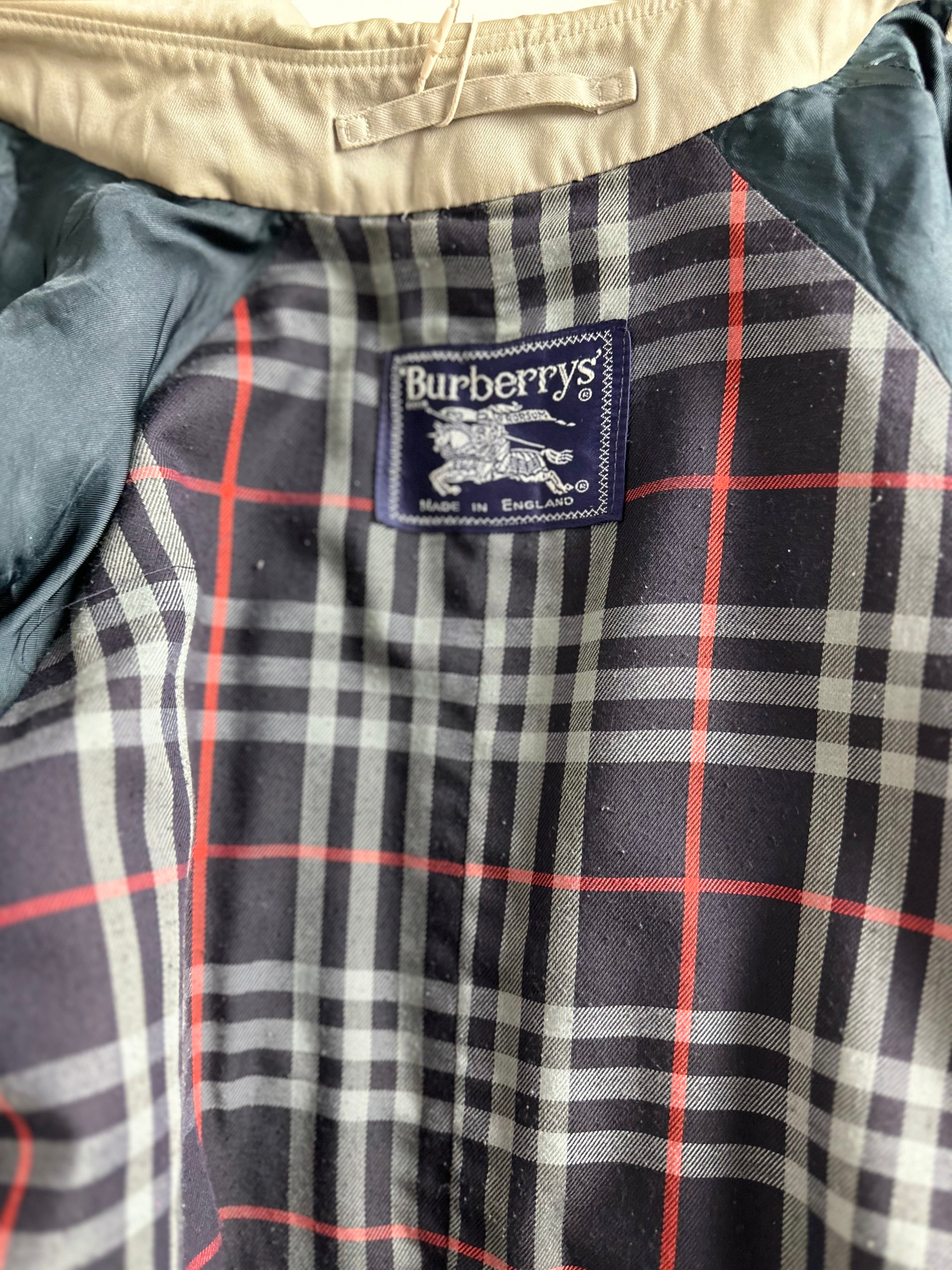 Burberrys Trenchcoat (12/M)