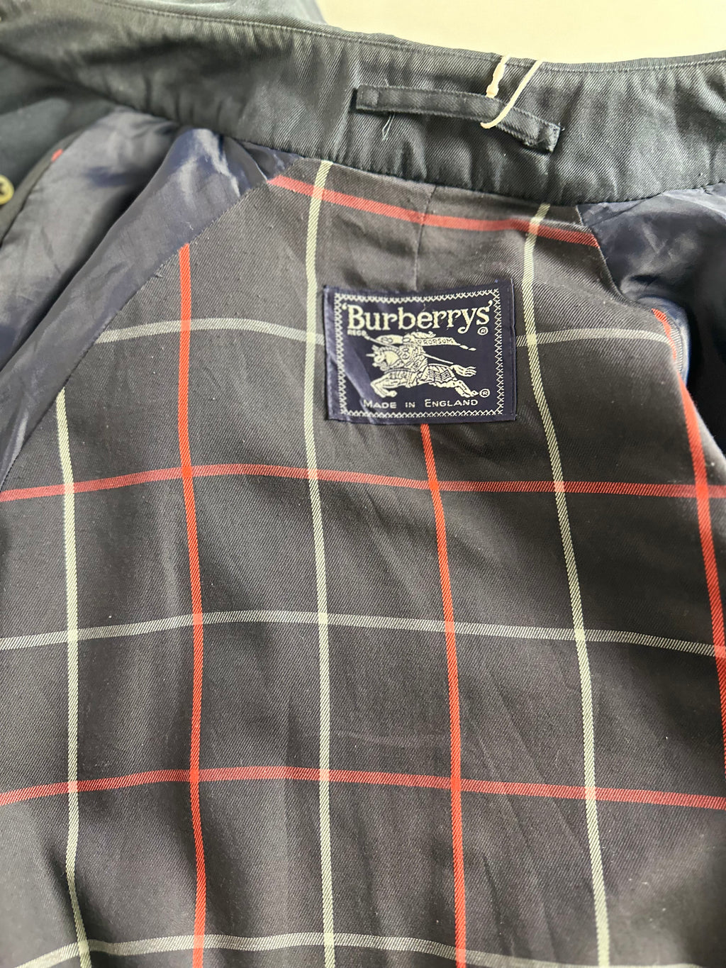Burberrys Trenchcoat (12/M)