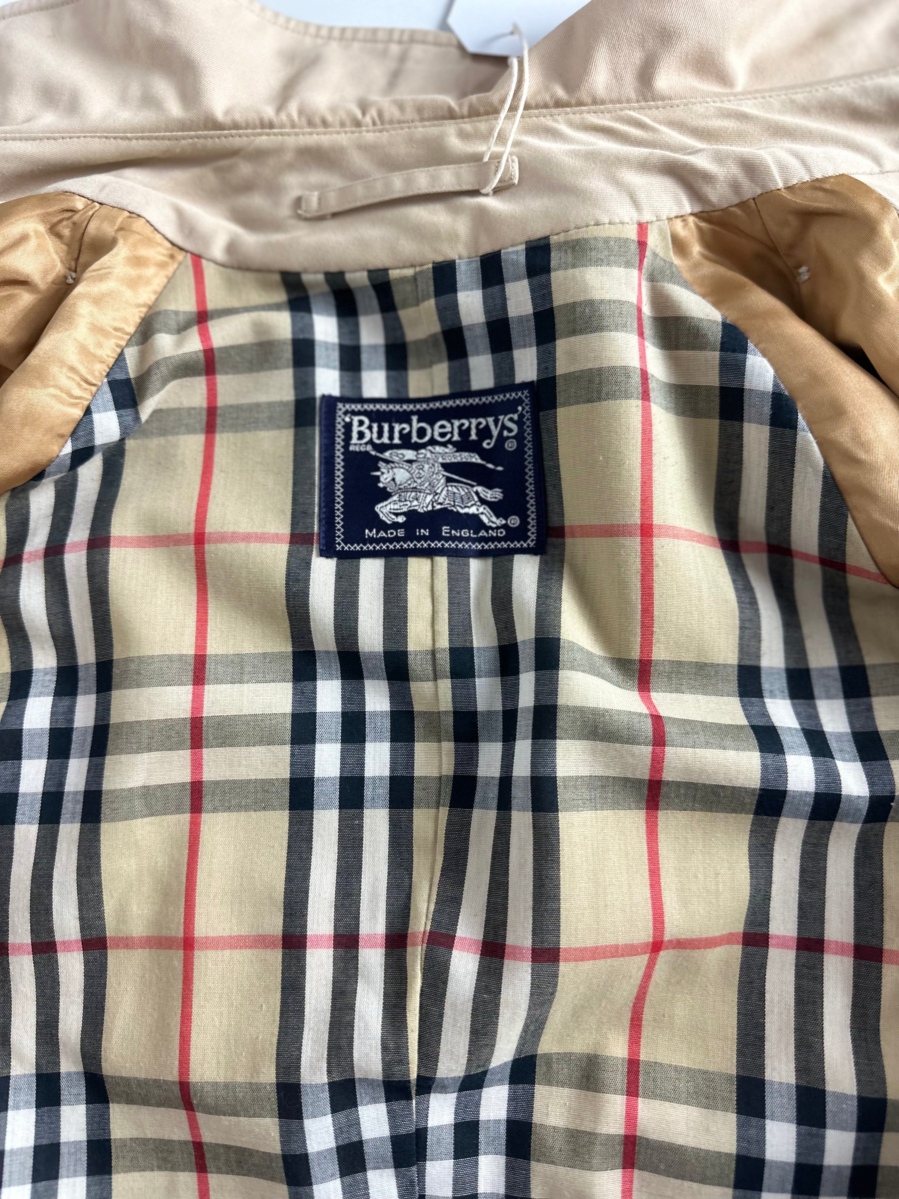 Burberrys Trenchcoat (8/XS)