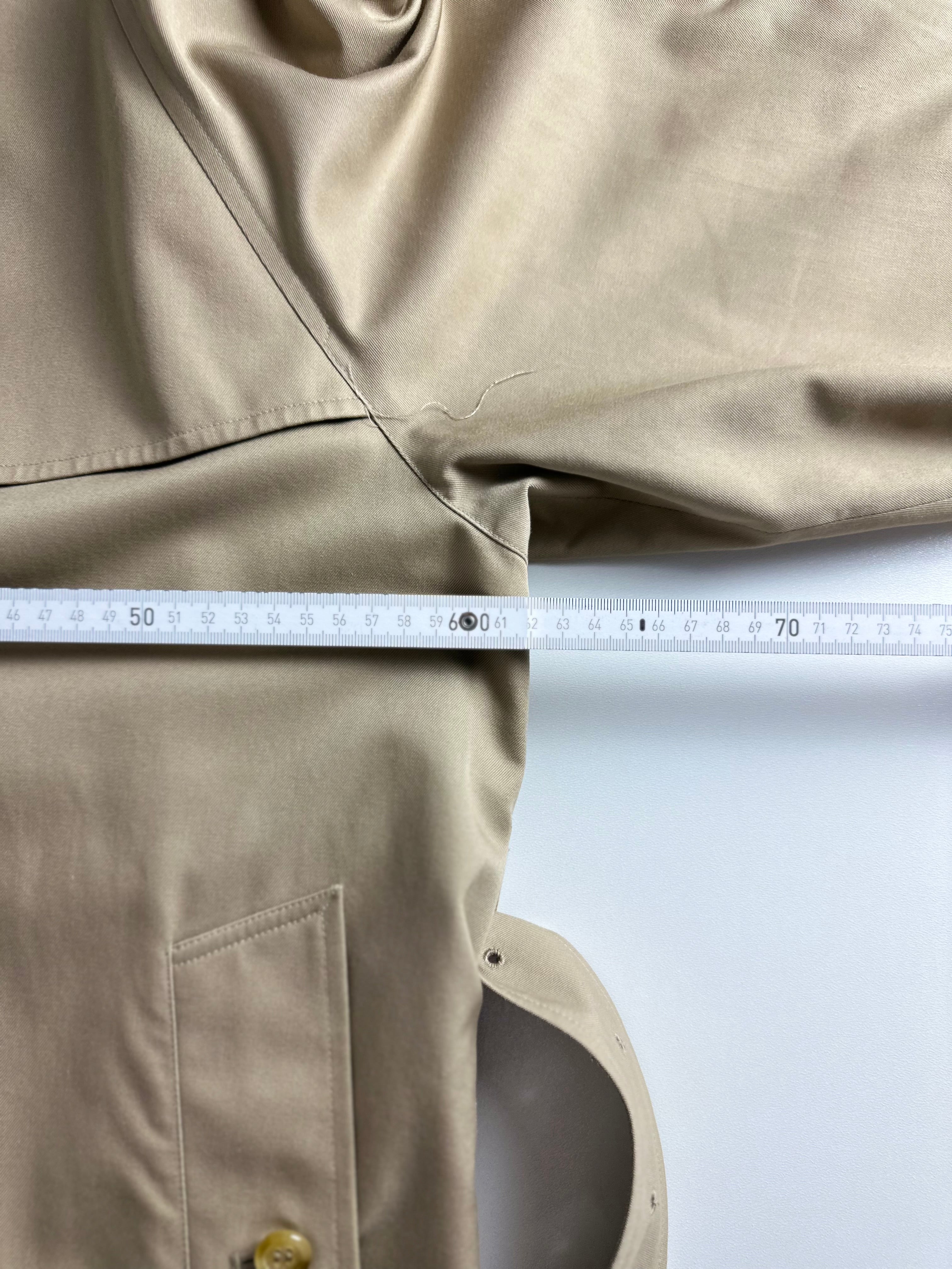 Burberrys Trenchcoat (16/XL) including inlet