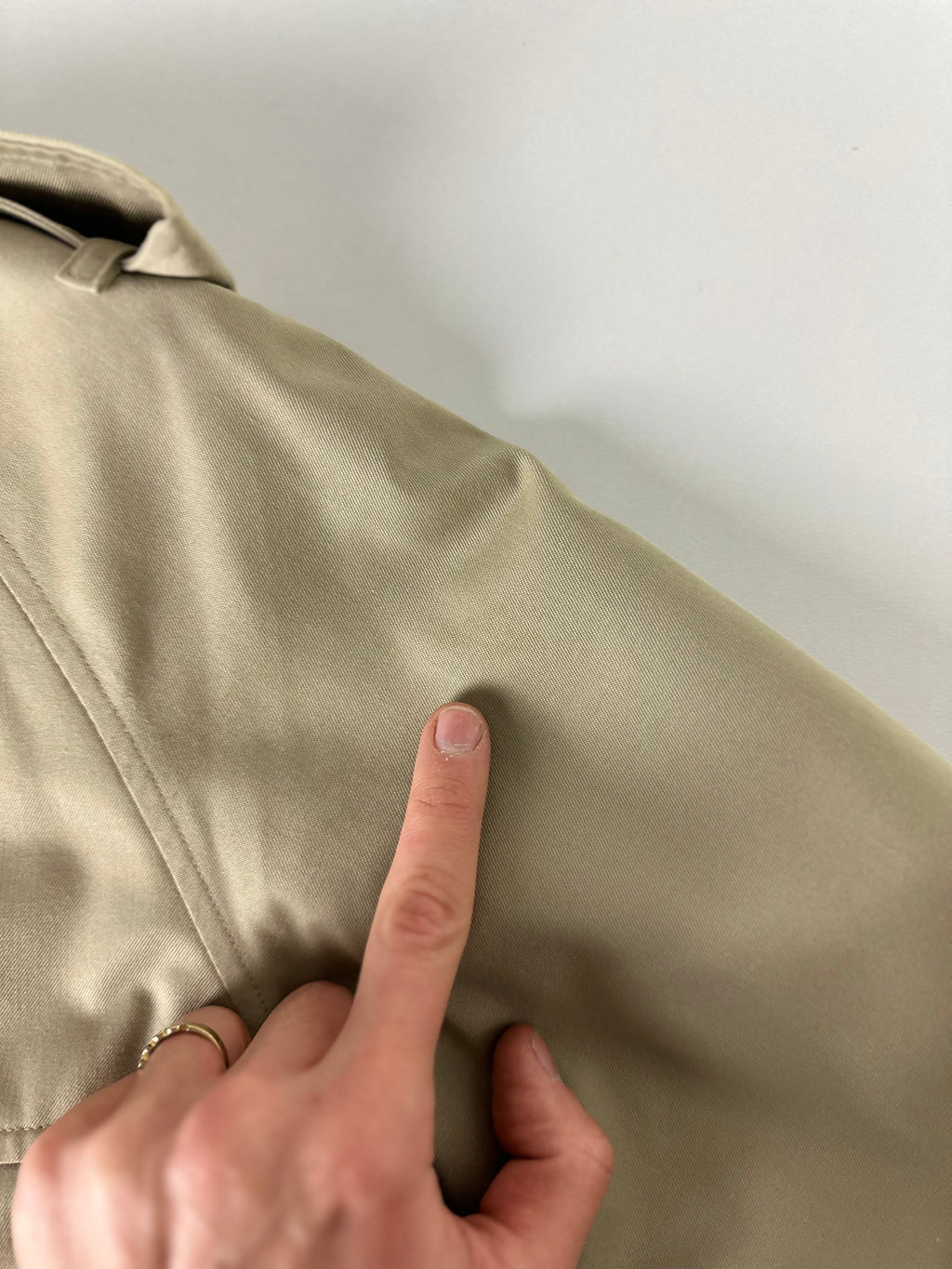 Burberrys Trenchcoat (10/S)