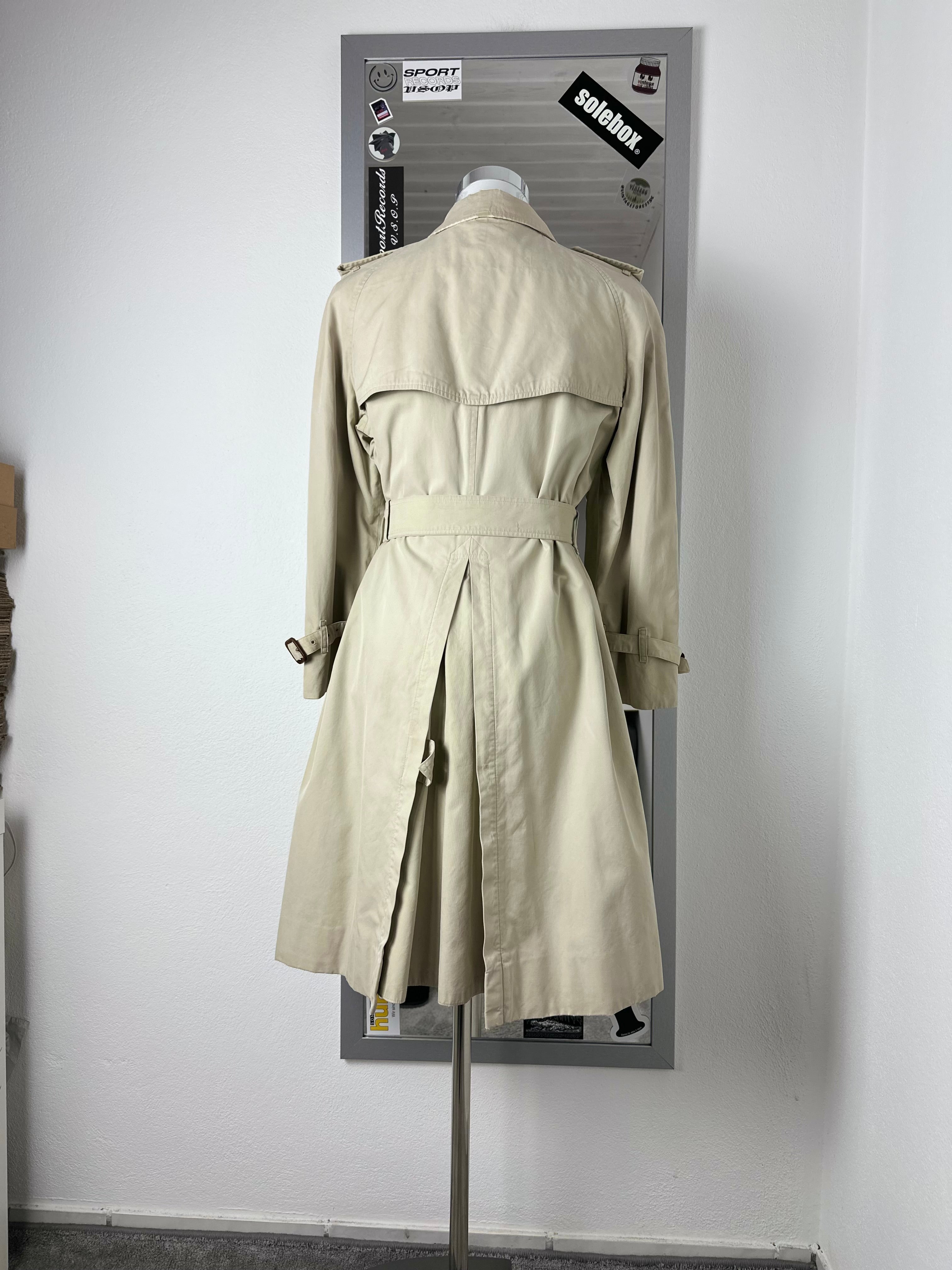 Burberrys Trenchcoat (10/S)