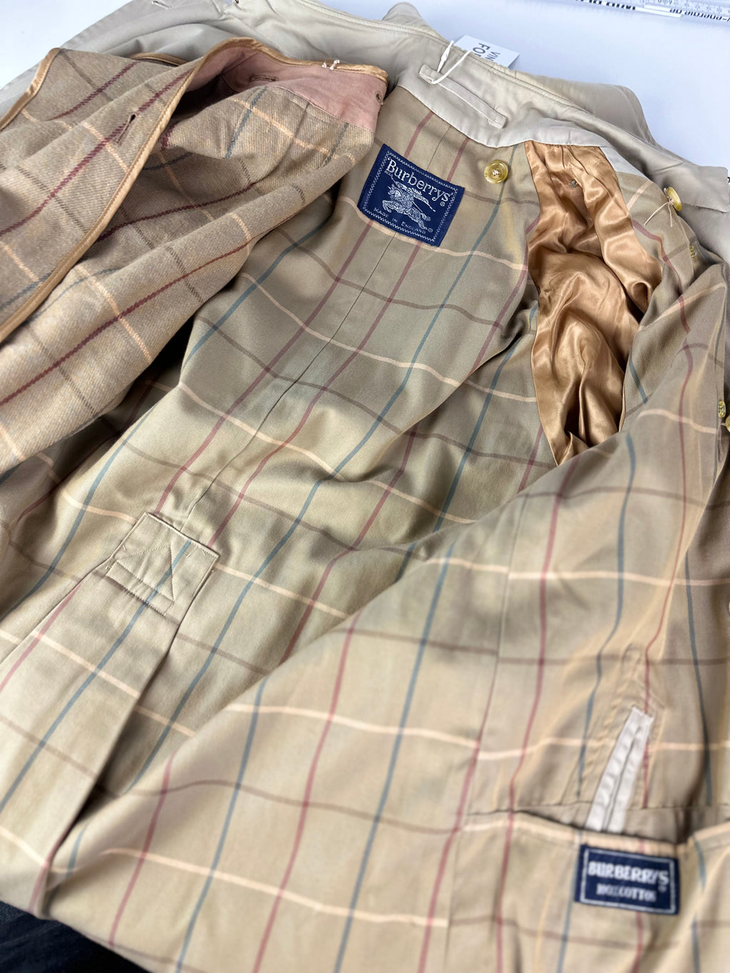 Burberrys Trenchcoat (46/S) including Inlet