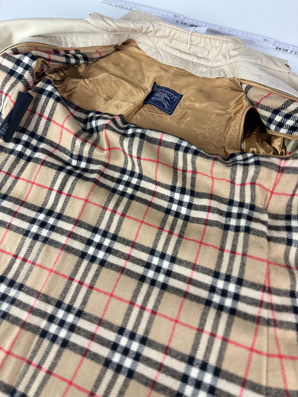 Burberrys Trenchcoat (4/XXXS) including Inlet