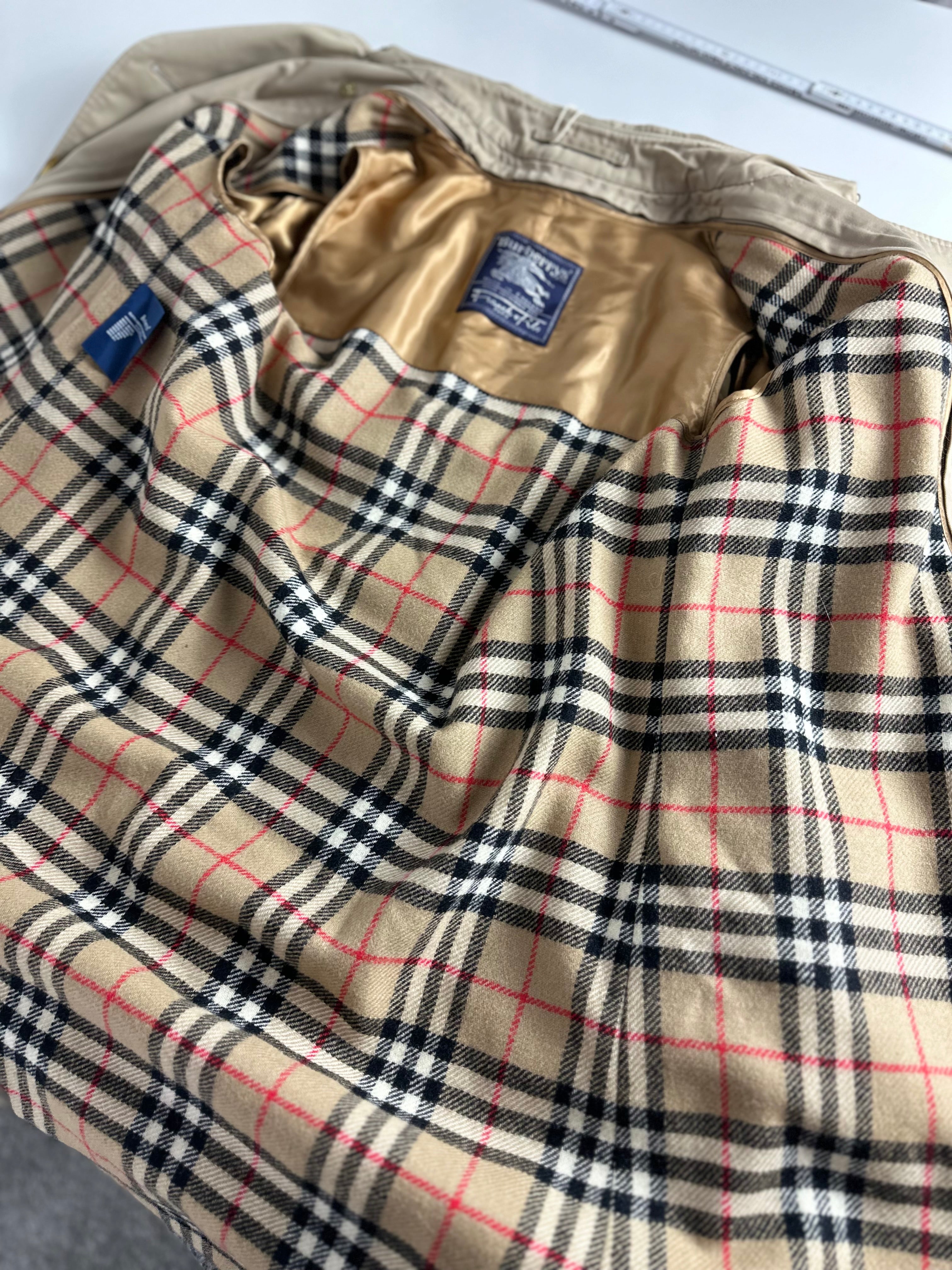 Burberrys Trenchcoat (14/L) including Inlet