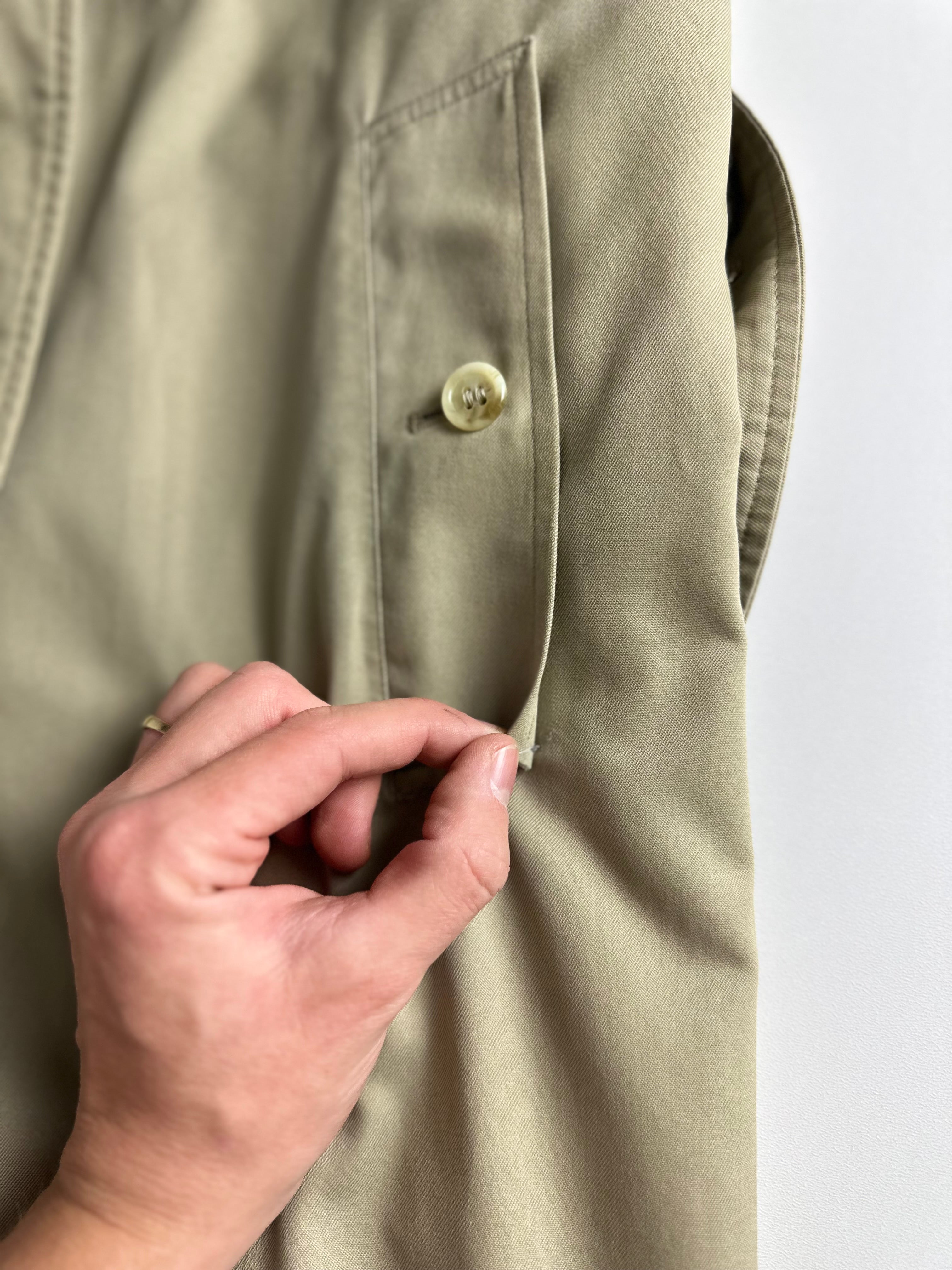 Burberrys Trenchcoat (14/L) including Inlet