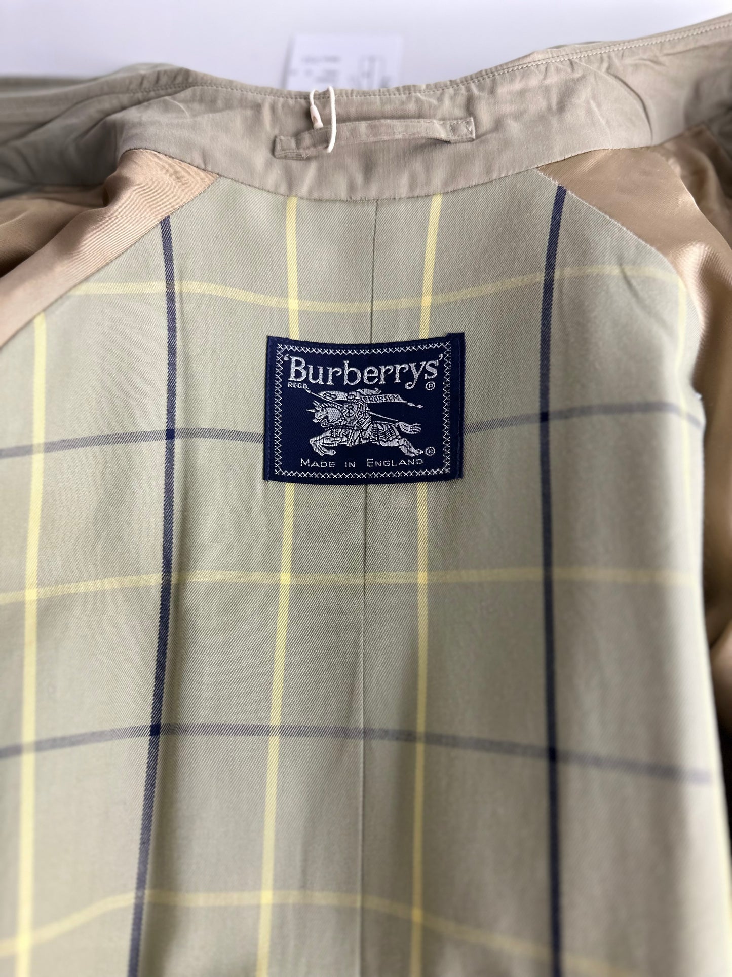 Burberrys Trenchcoat (14/L)