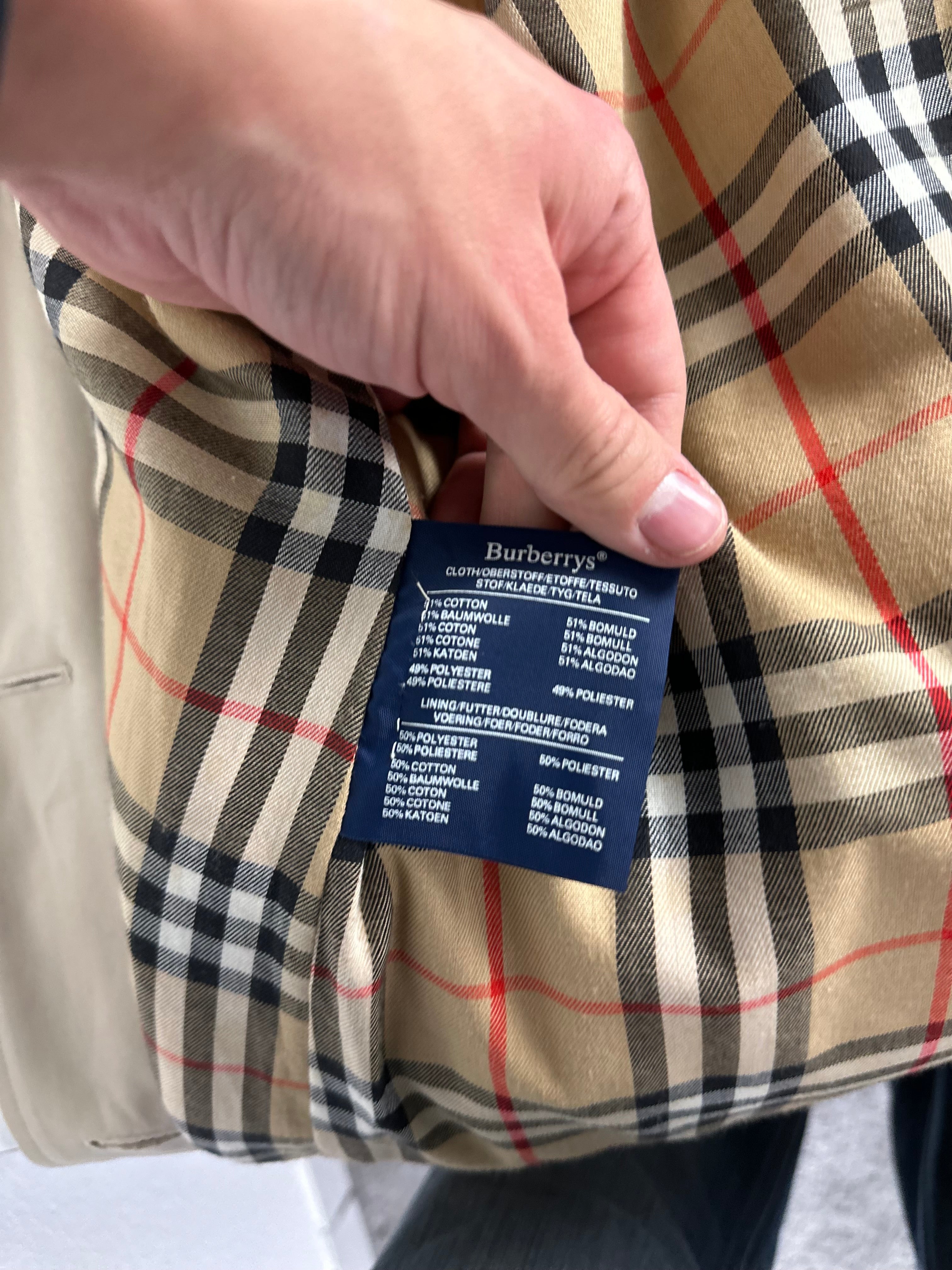 Burberrys Trenchcoat (12/M)